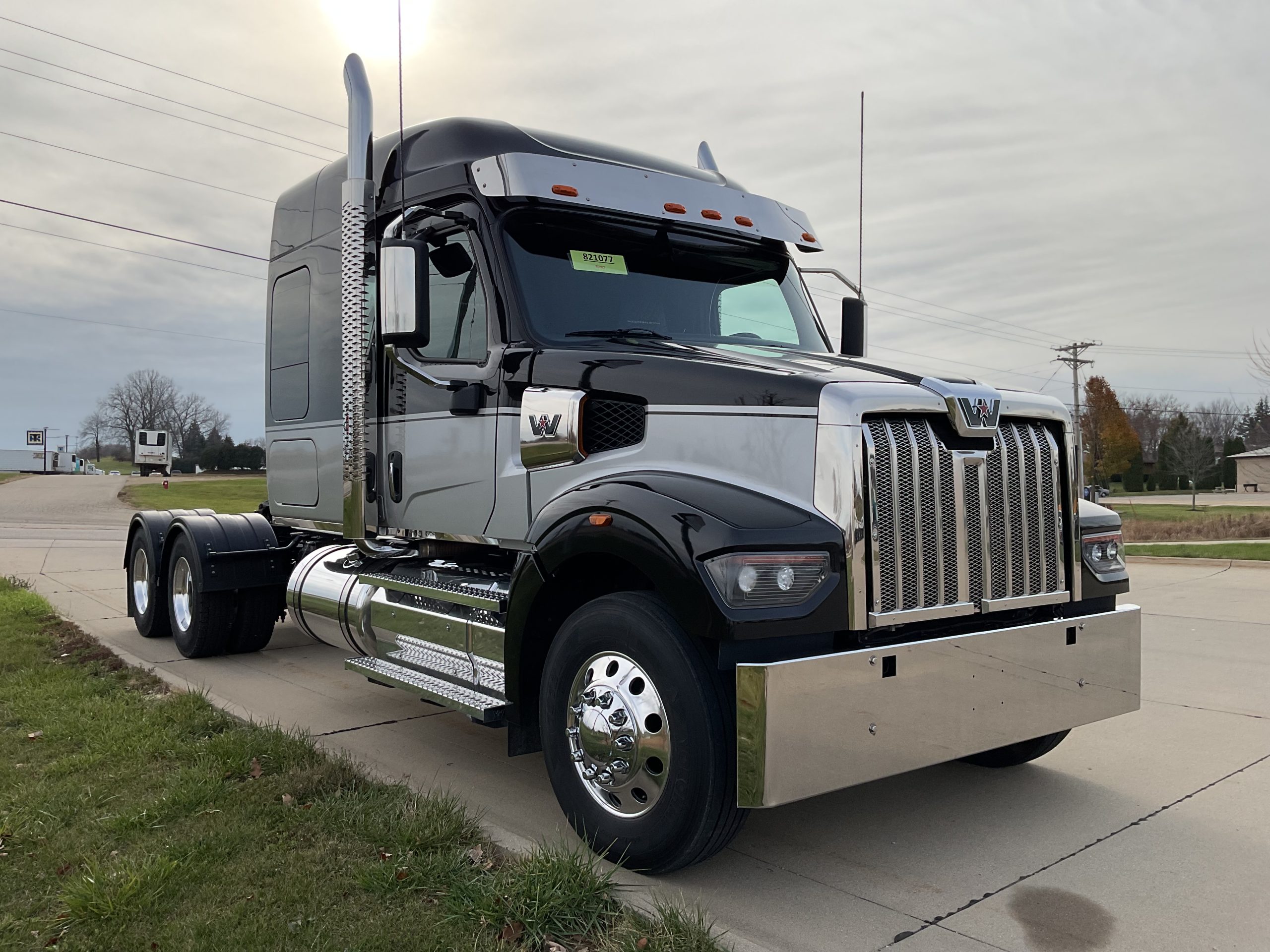 2024 Western Star 49X - image 3 of 6