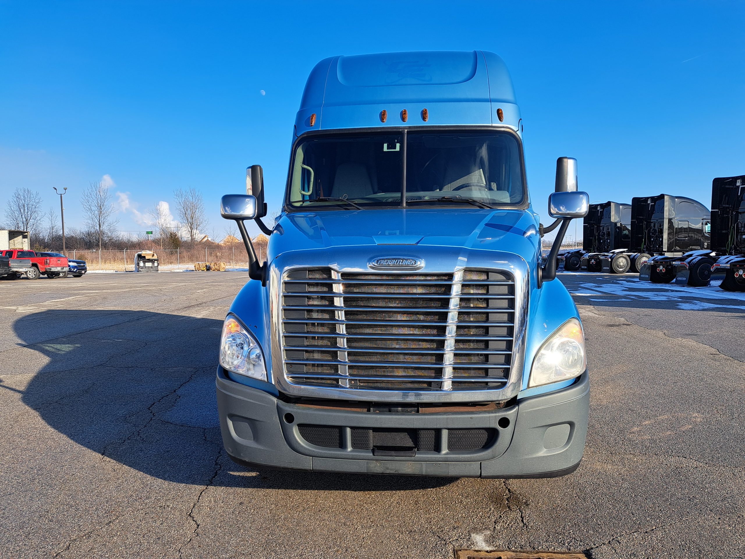 2015 Freightliner CA125 - image 2 of 6