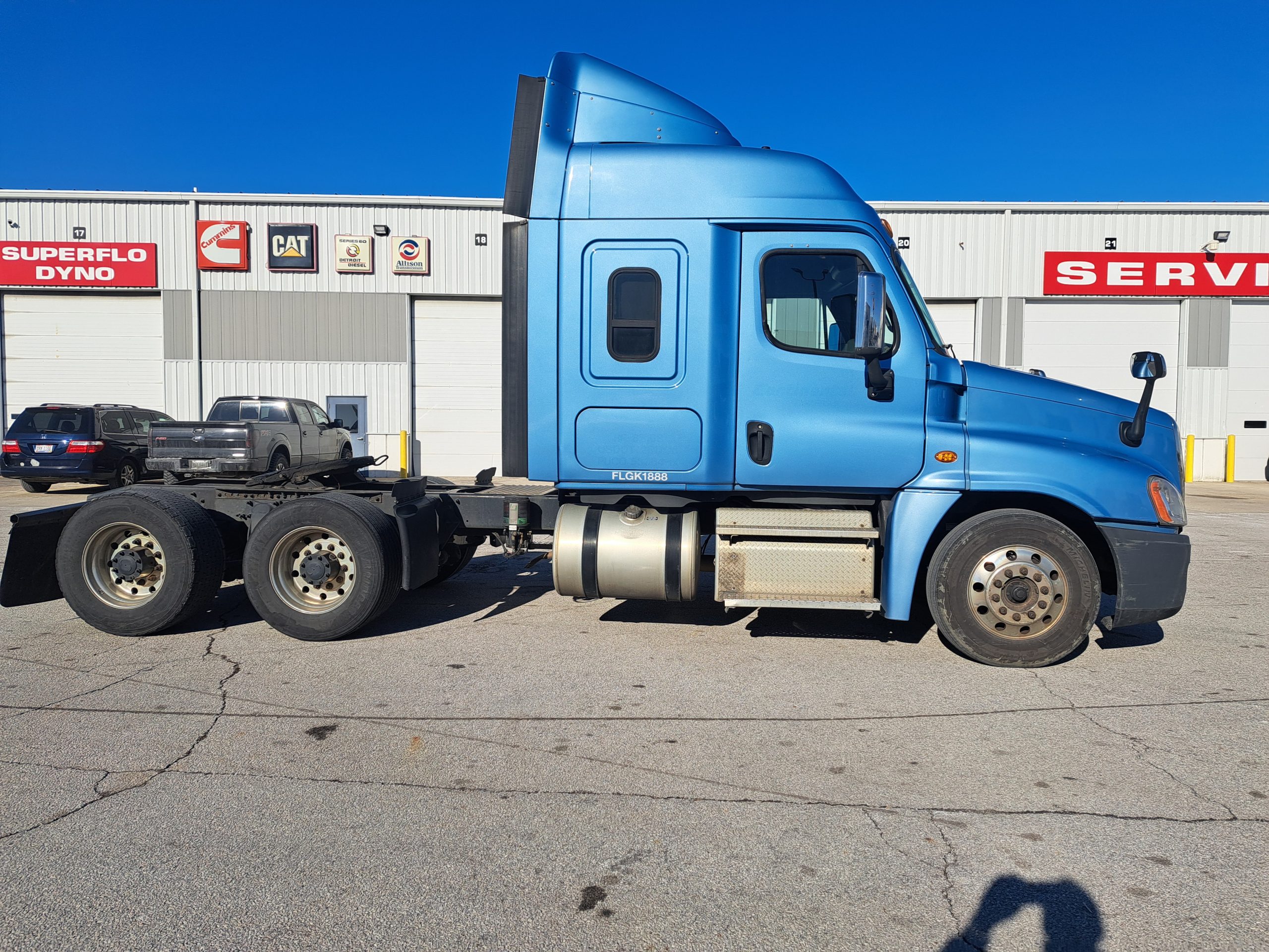 2015 Freightliner CA125 - image 5 of 6