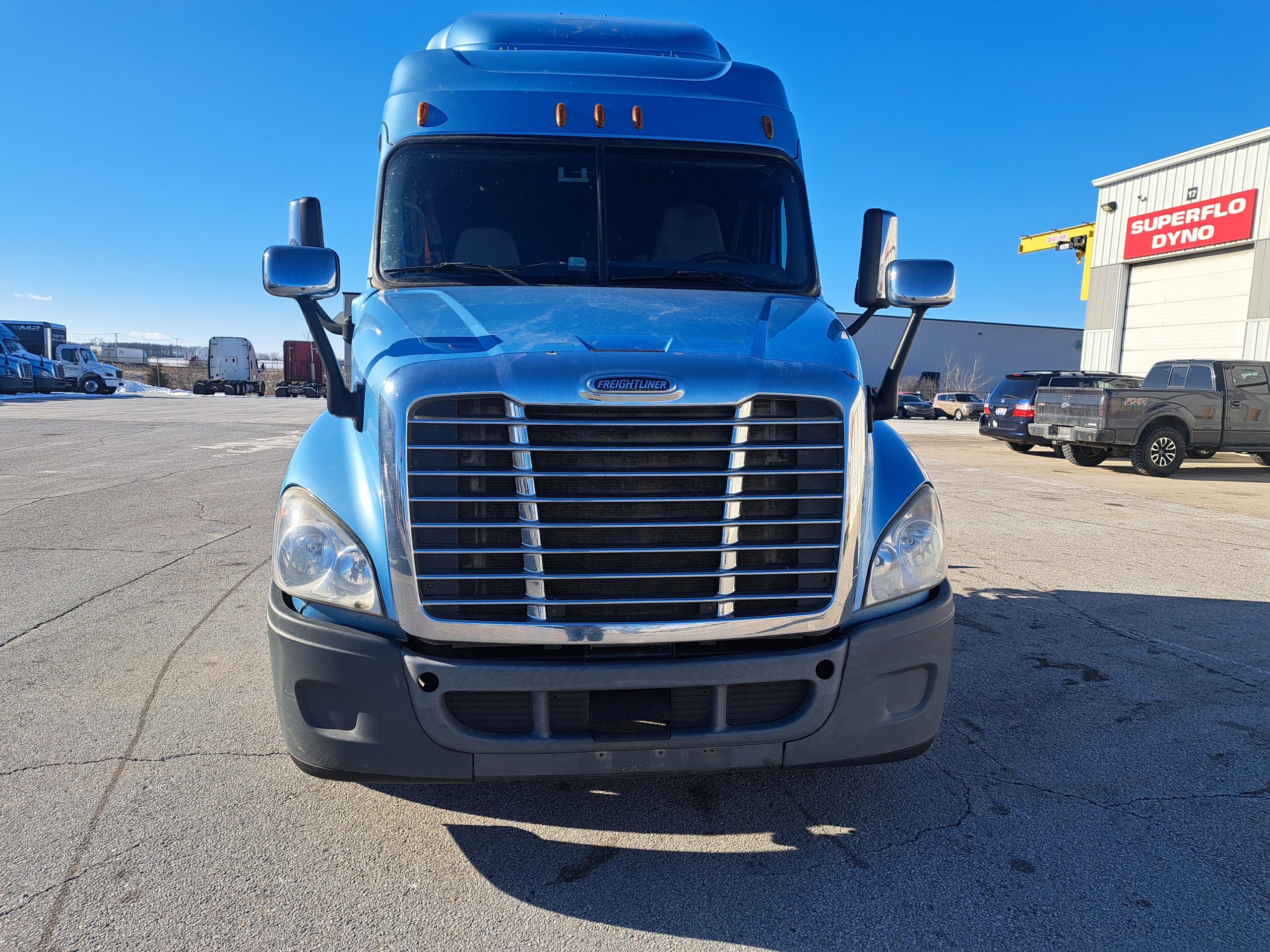 2015 Freightliner CA125 - image 2 of 6