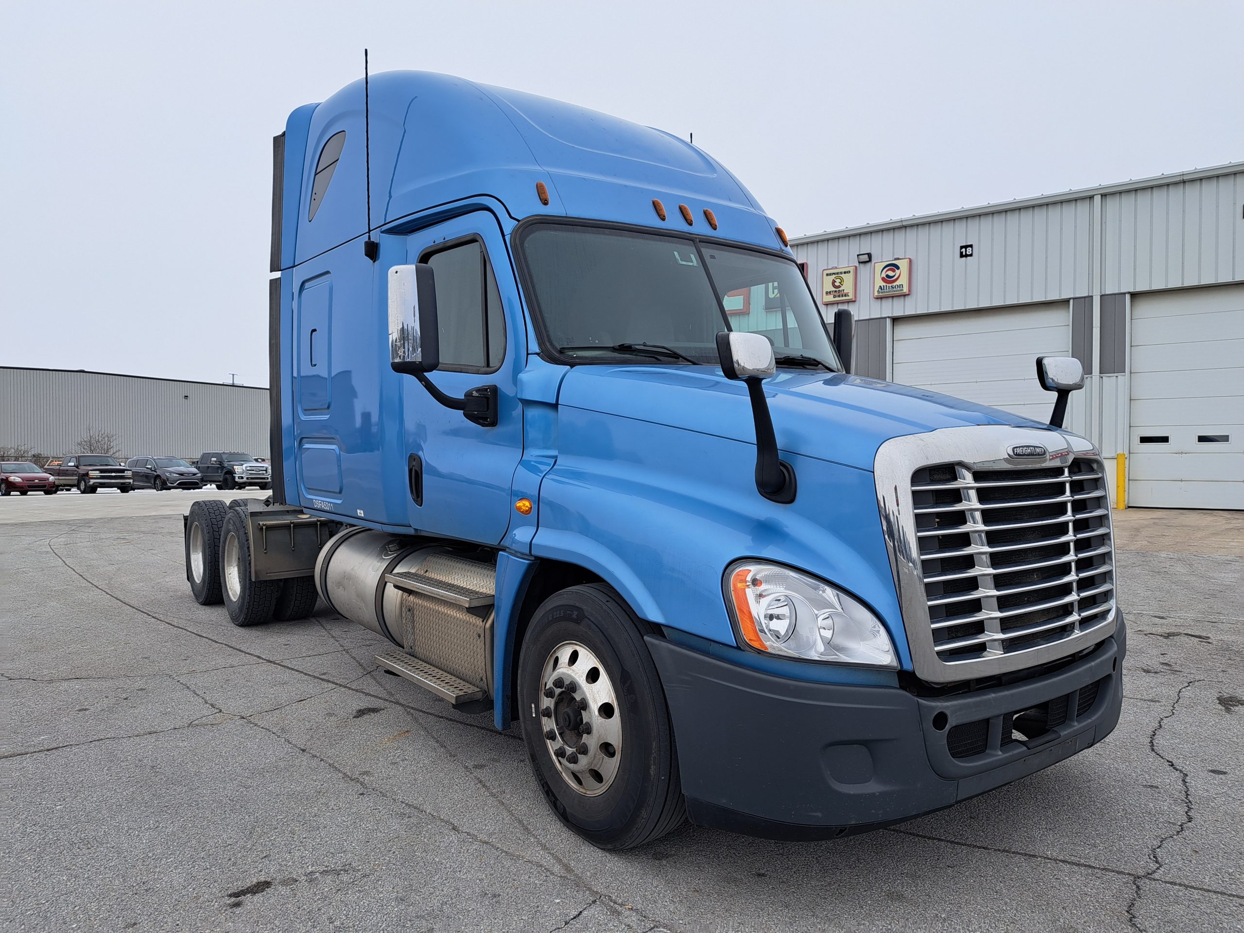 2015 Freightliner CA125 - image 3 of 5