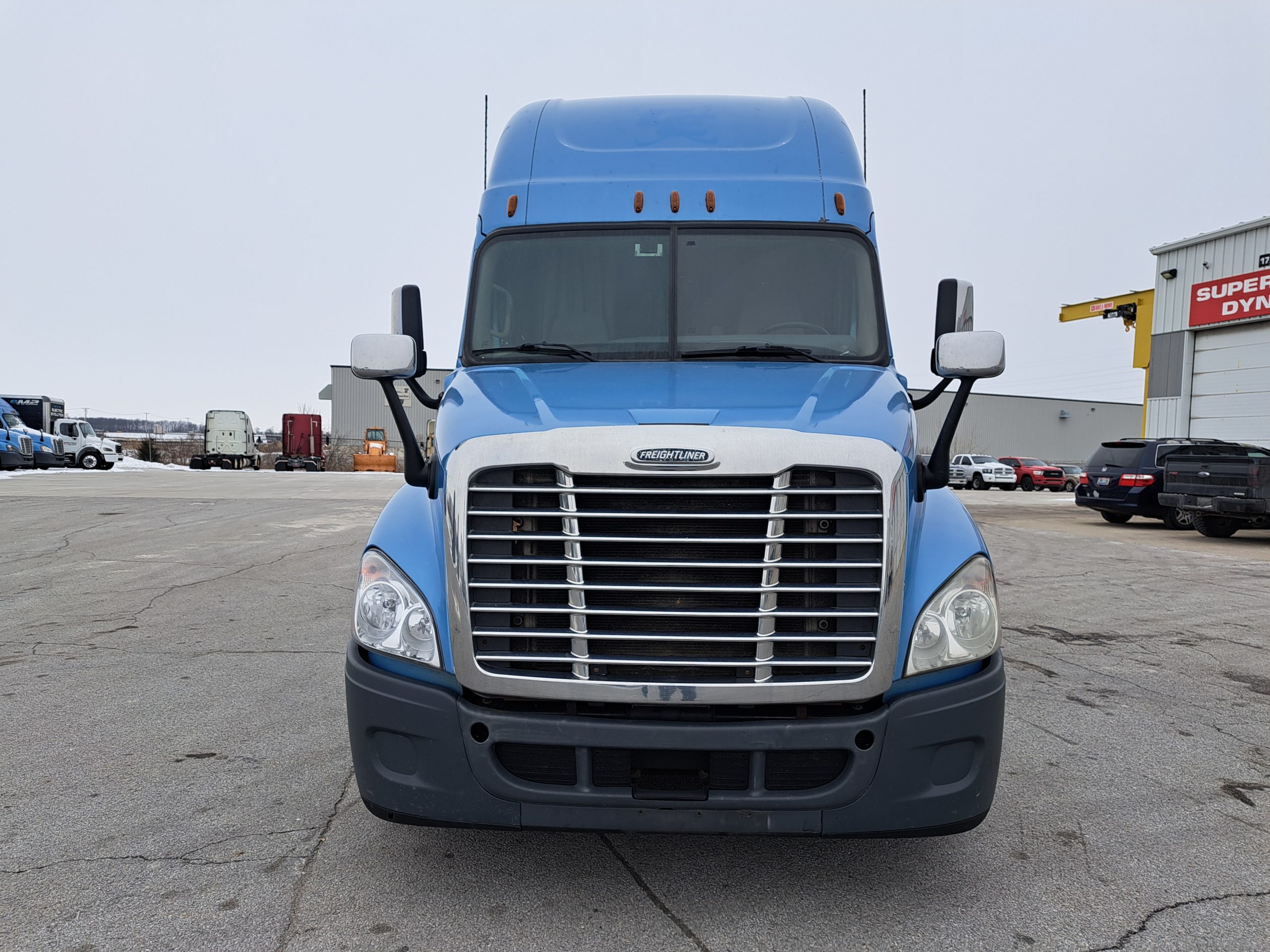 2015 Freightliner CA125 - image 2 of 5