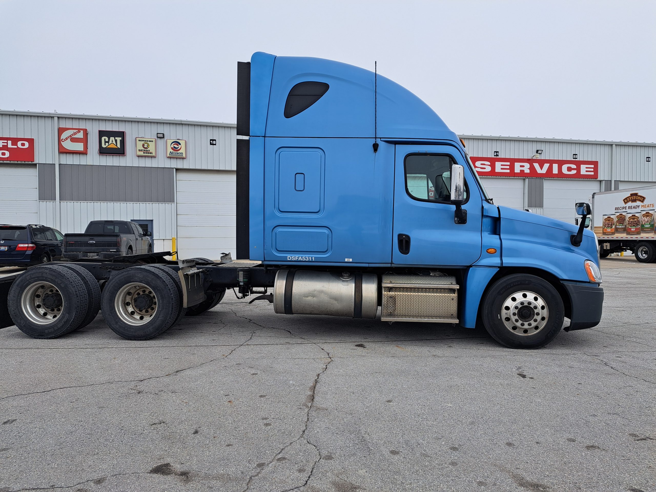 2015 Freightliner CA125 - image 6 of 6