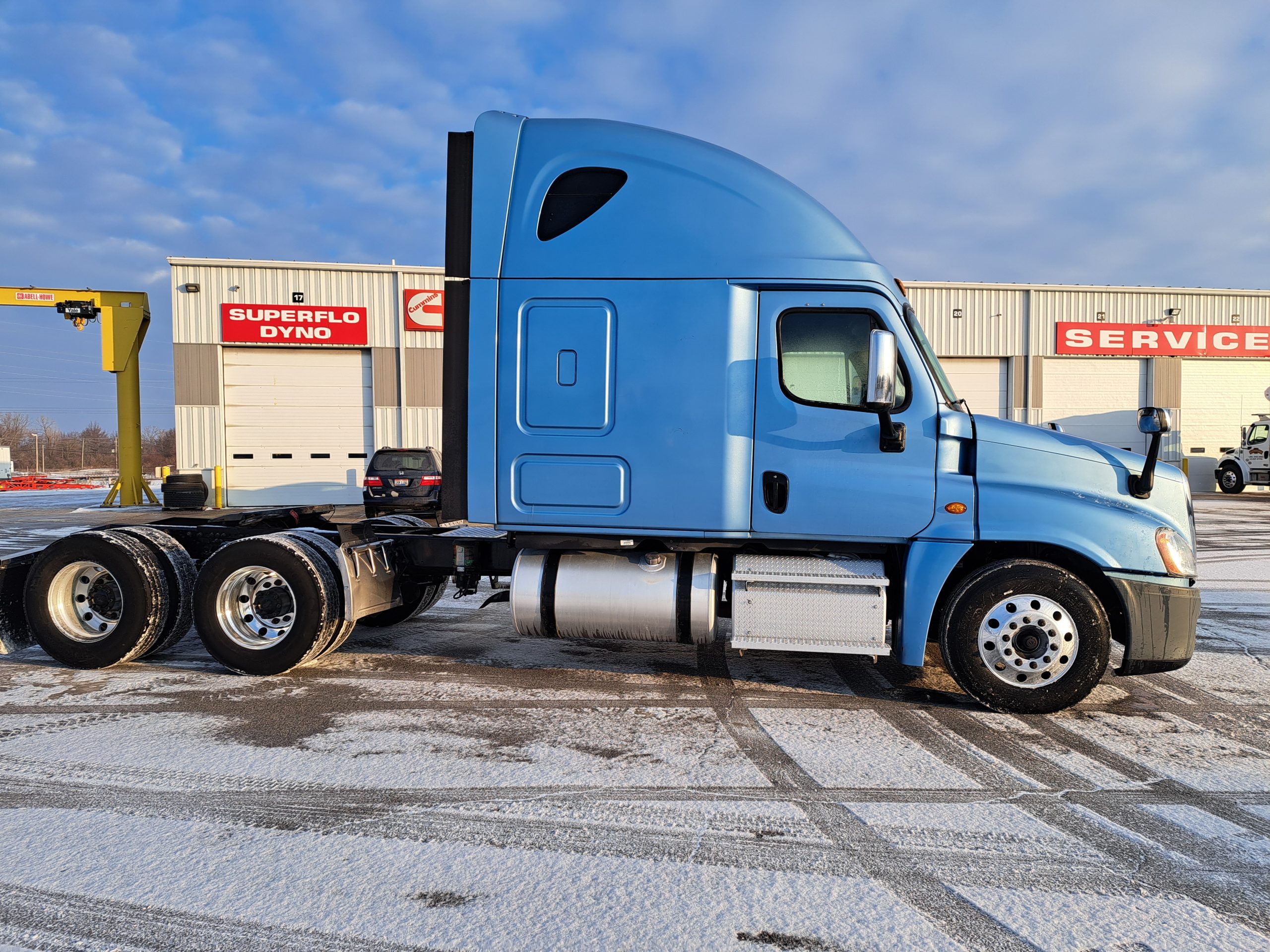 2015 Freightliner CA125 - image 1 of 6