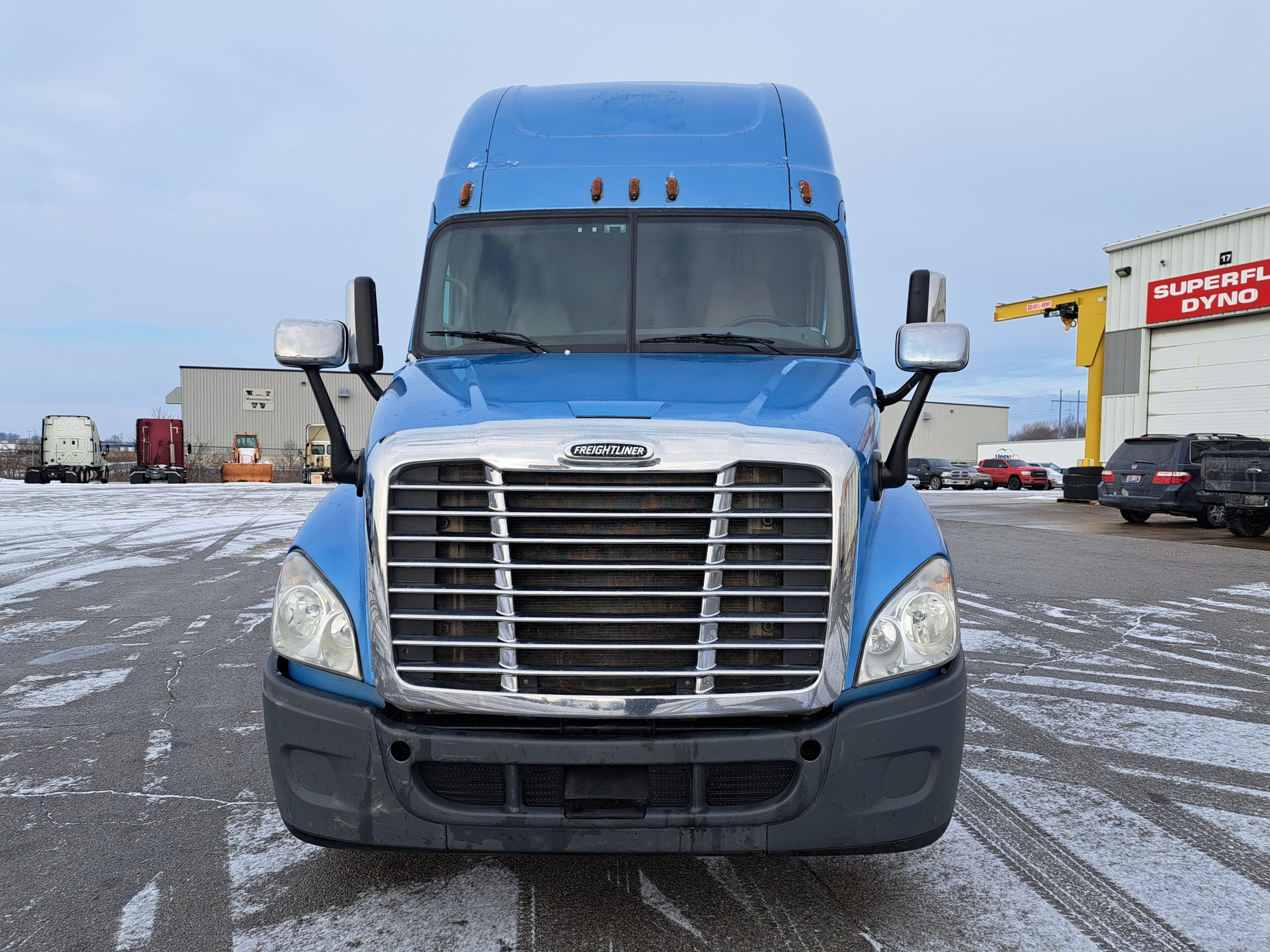 2015 Freightliner CA125 - image 2 of 6