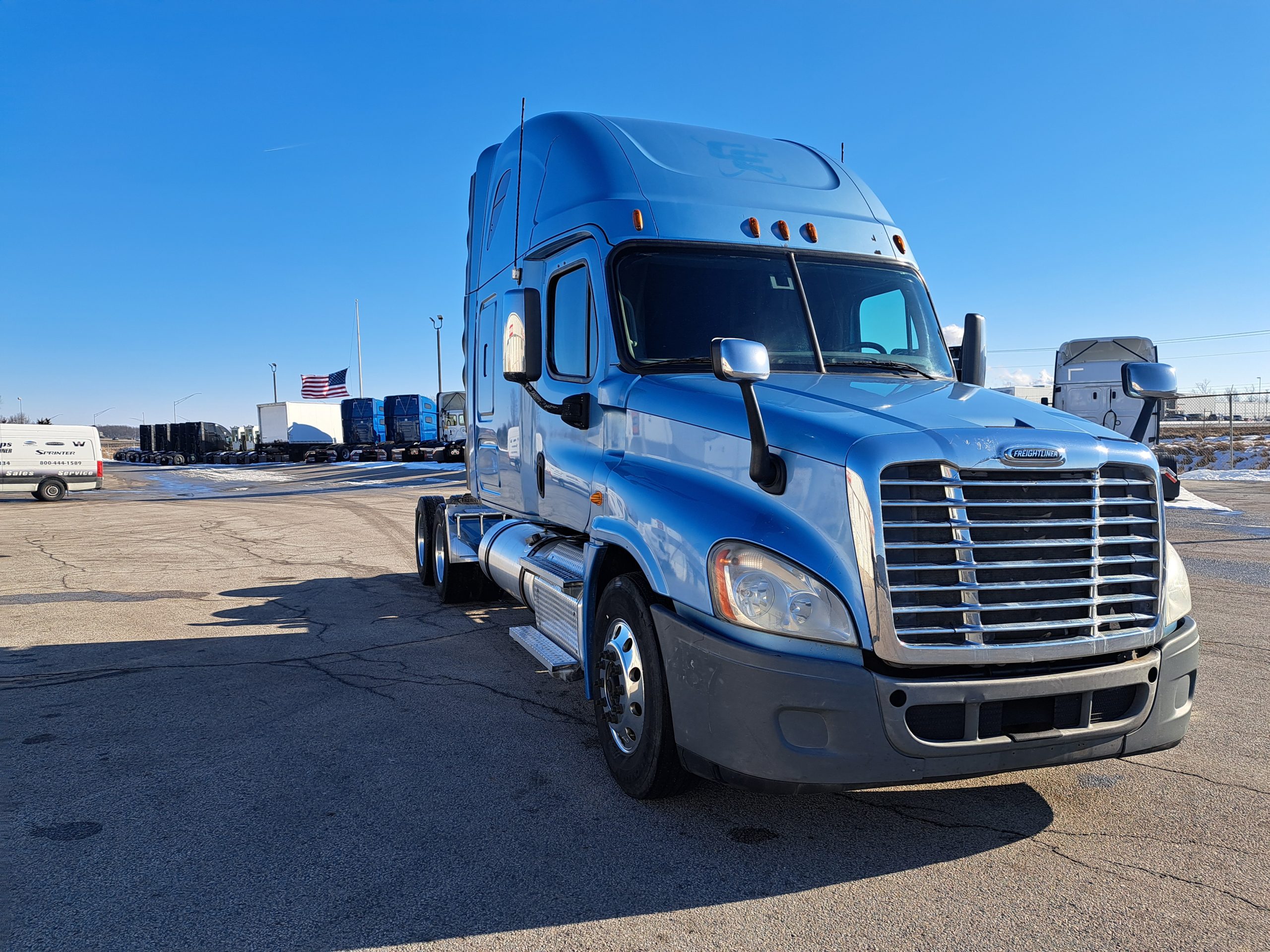 2013 Freightliner CA125 - image 3 of 6