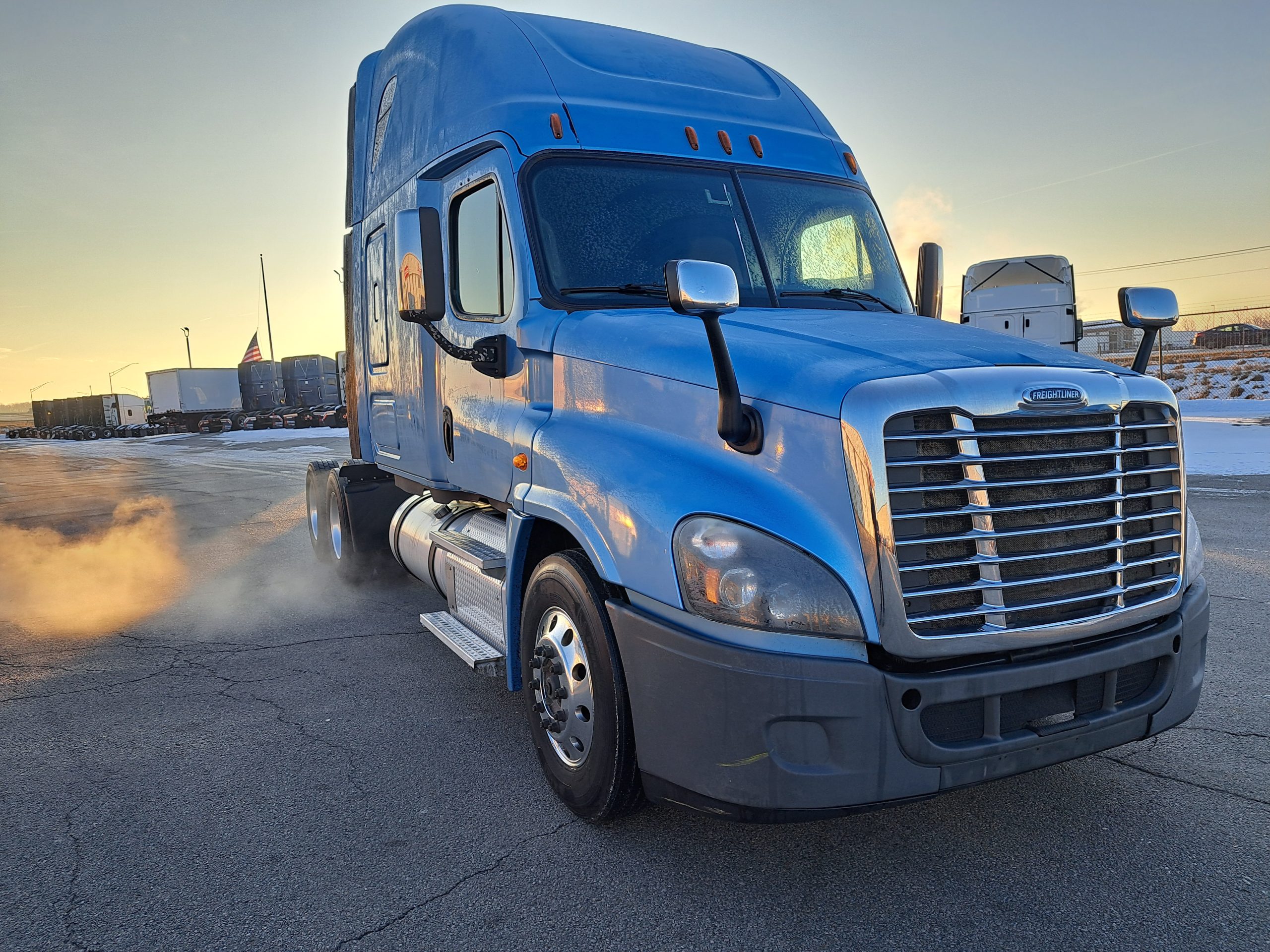 2015 Freightliner CA125 - image 3 of 6