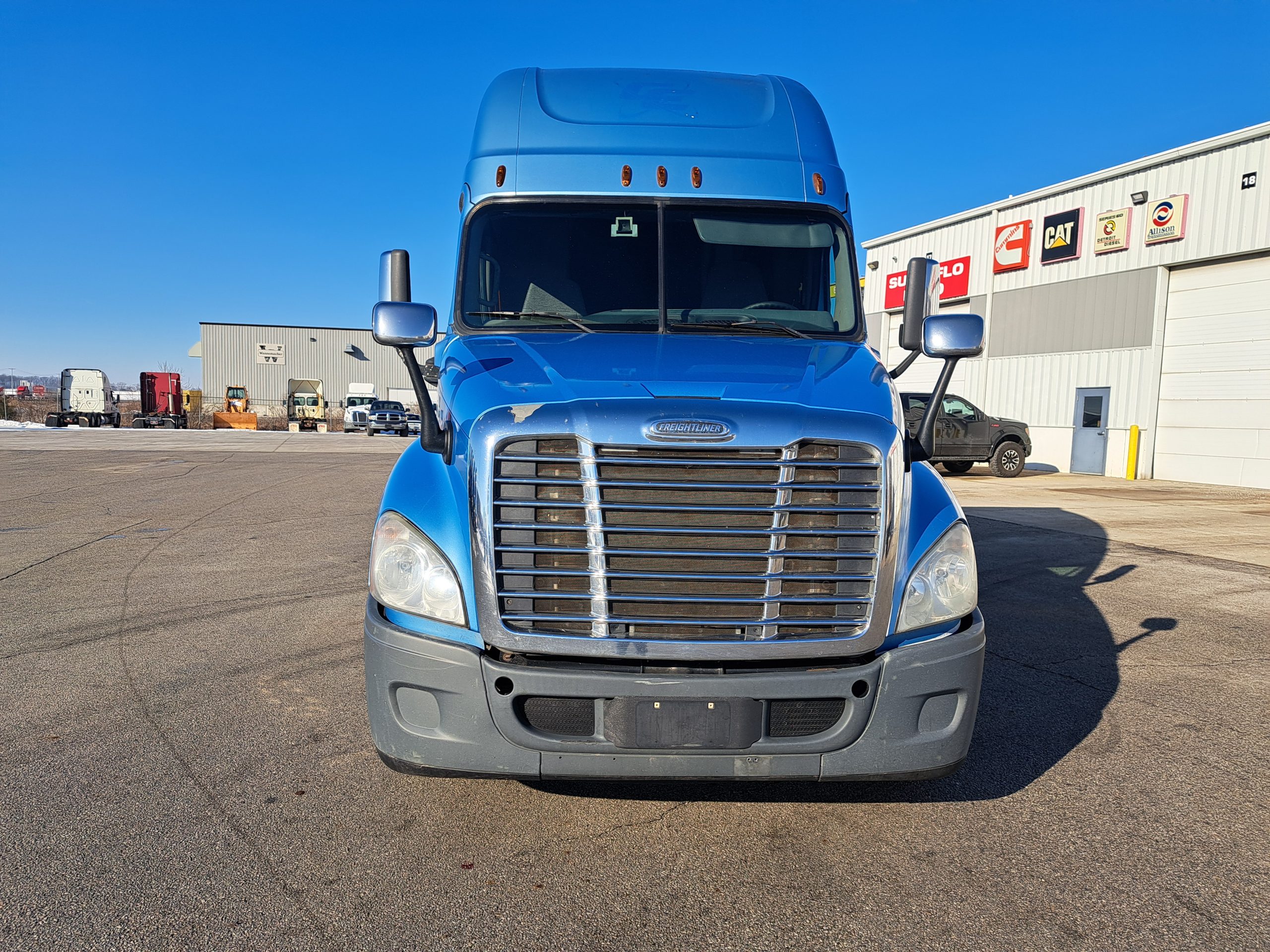 2015 Freightliner CA125 - image 2 of 6