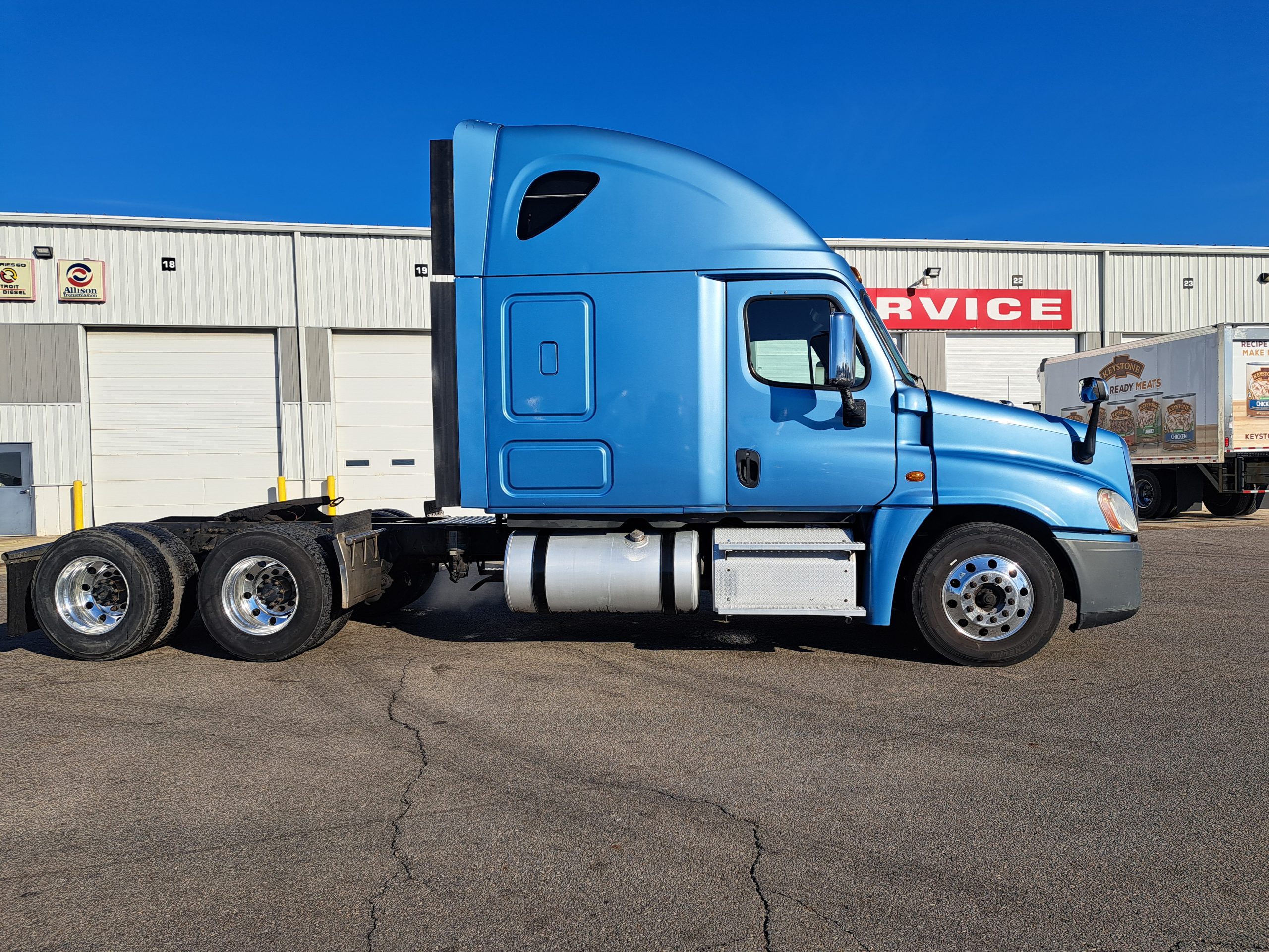 2015 Freightliner CA125 - image 6 of 6