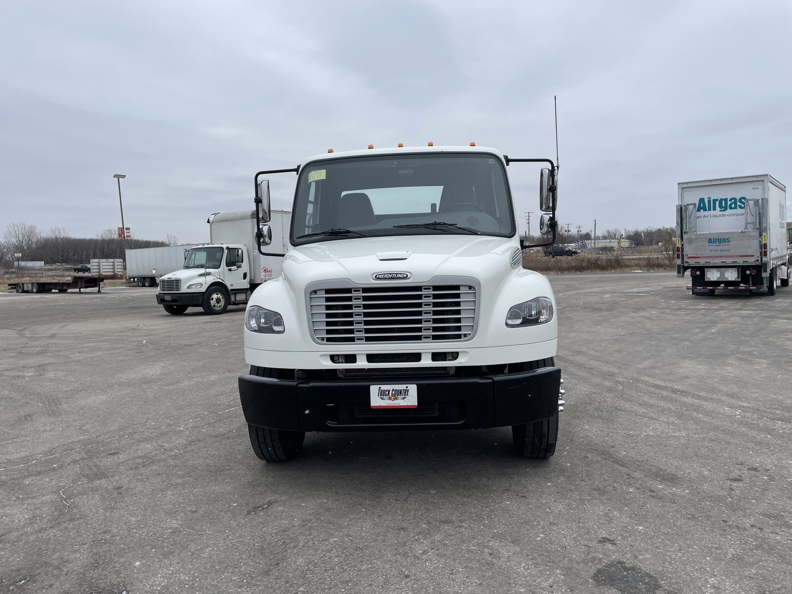 2019 Freightliner M280 - image 2 of 6