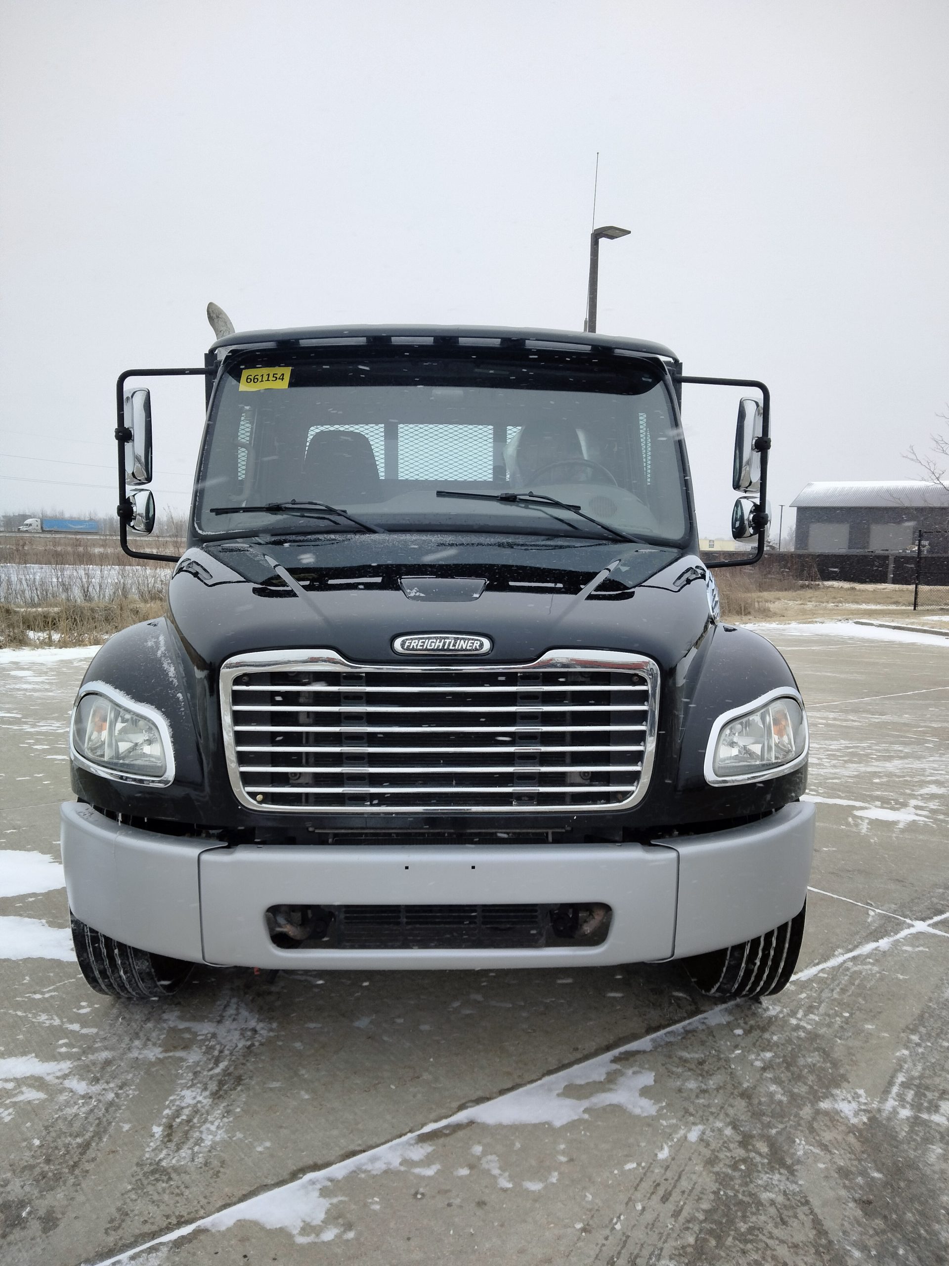 2020 Freightliner M2 106 - image 2 of 6