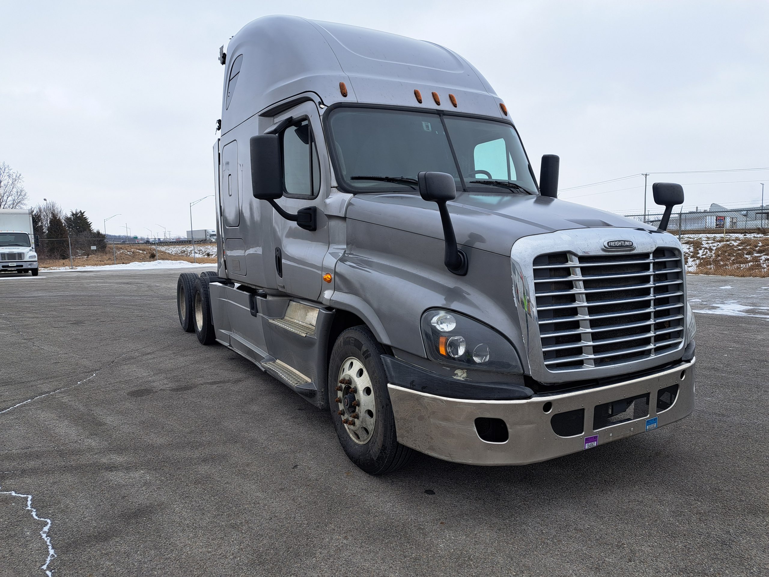 2016 Freightliner CA125 - image 3 of 6