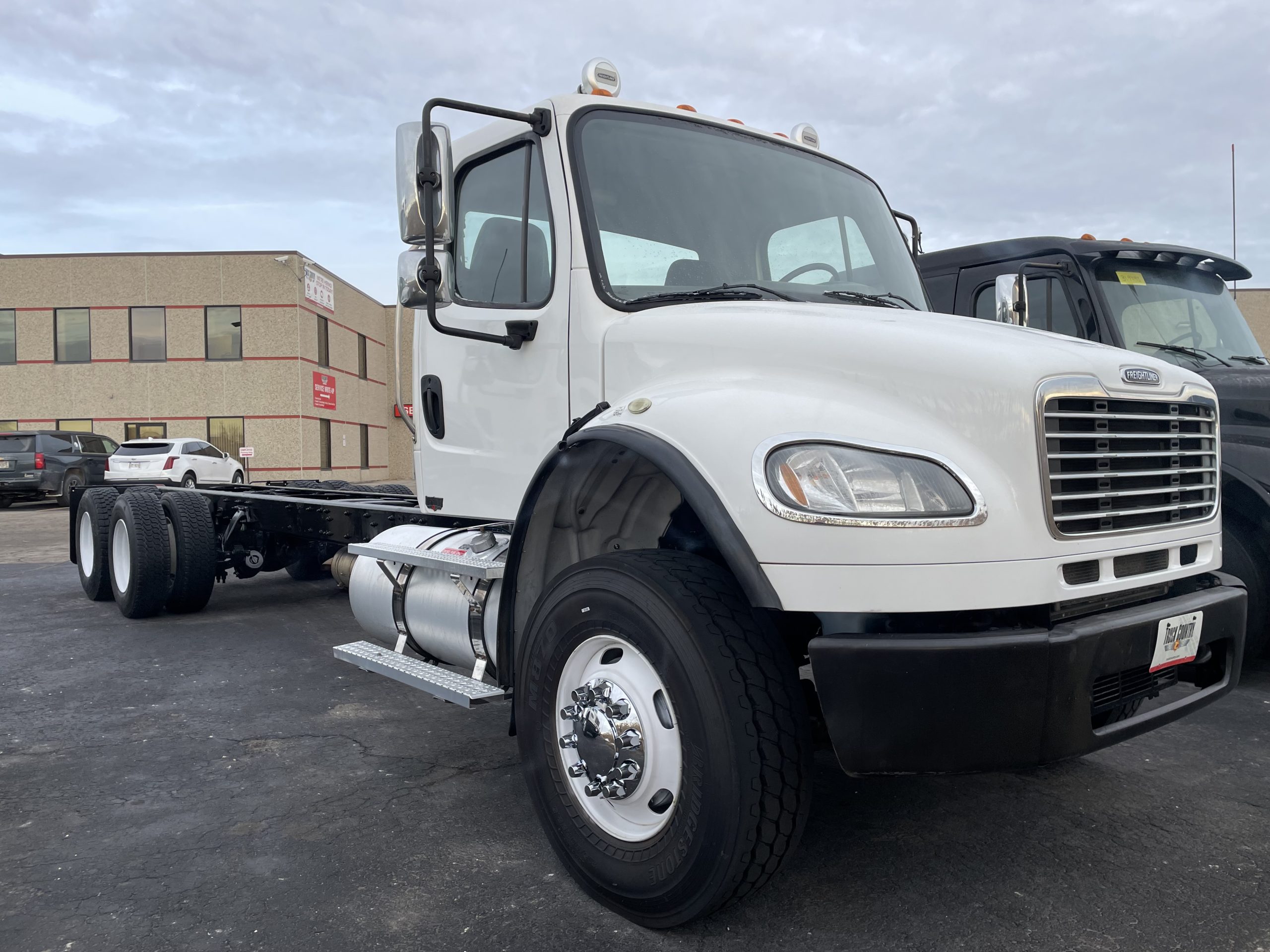 2016 Freightliner M280 - image 3 of 6