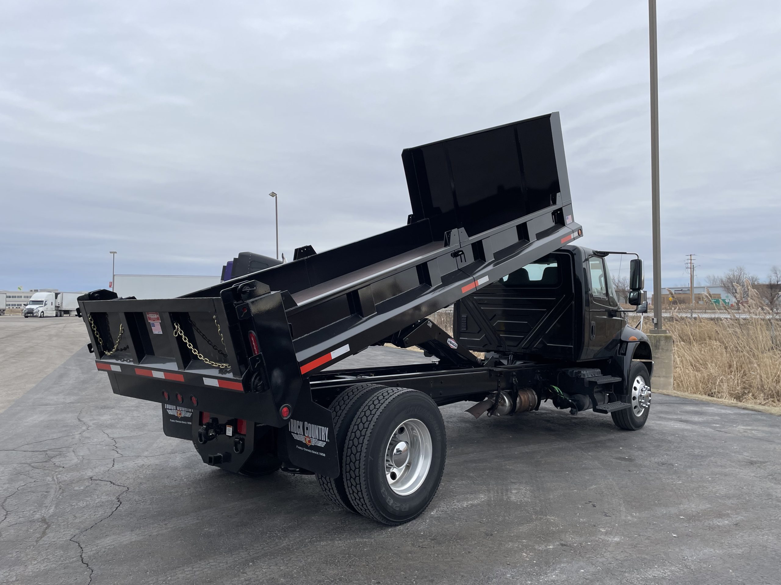 2018 International 4300 - image 6 of 6