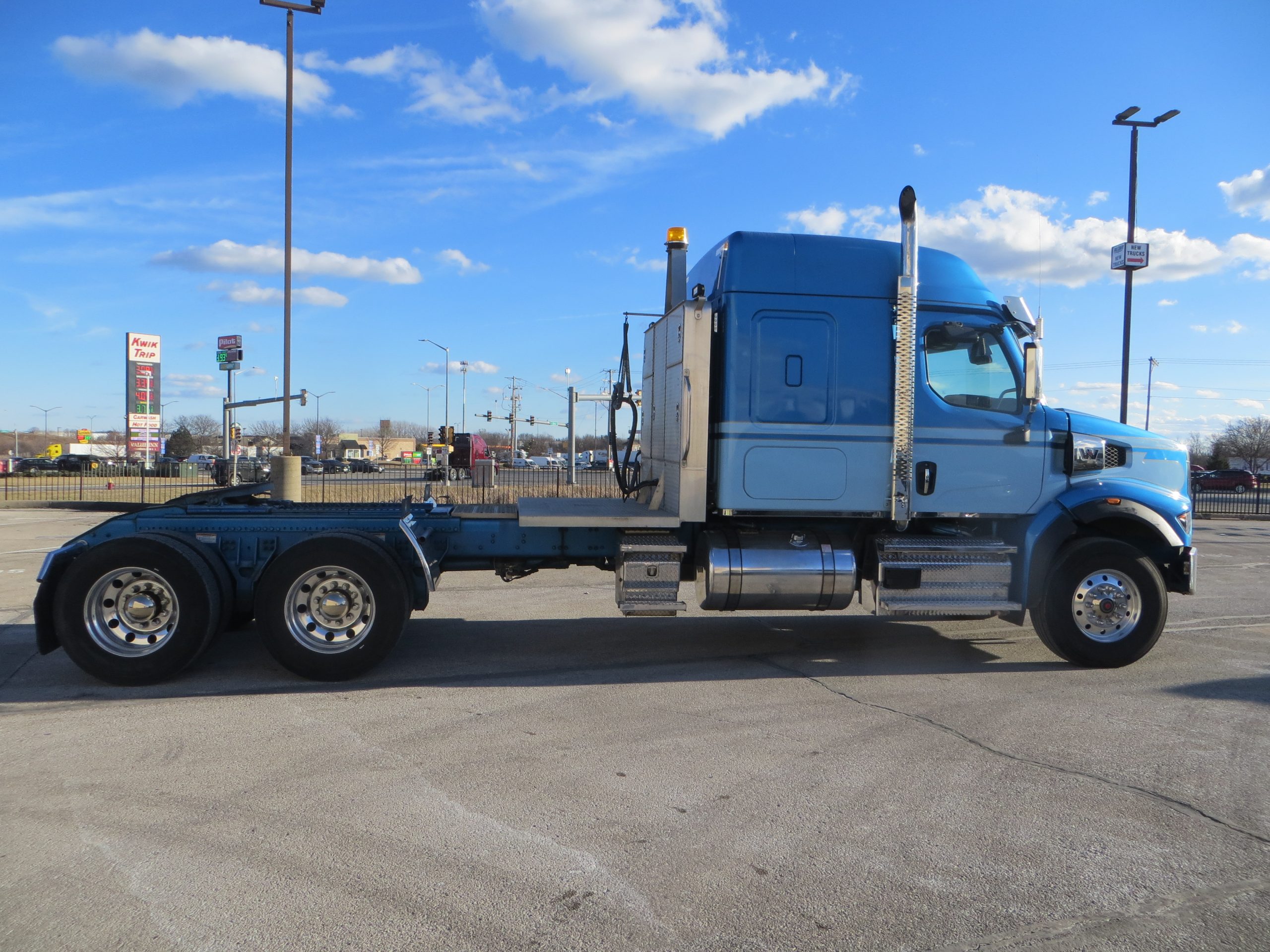 2022 Western Star 49X - image 6 of 6