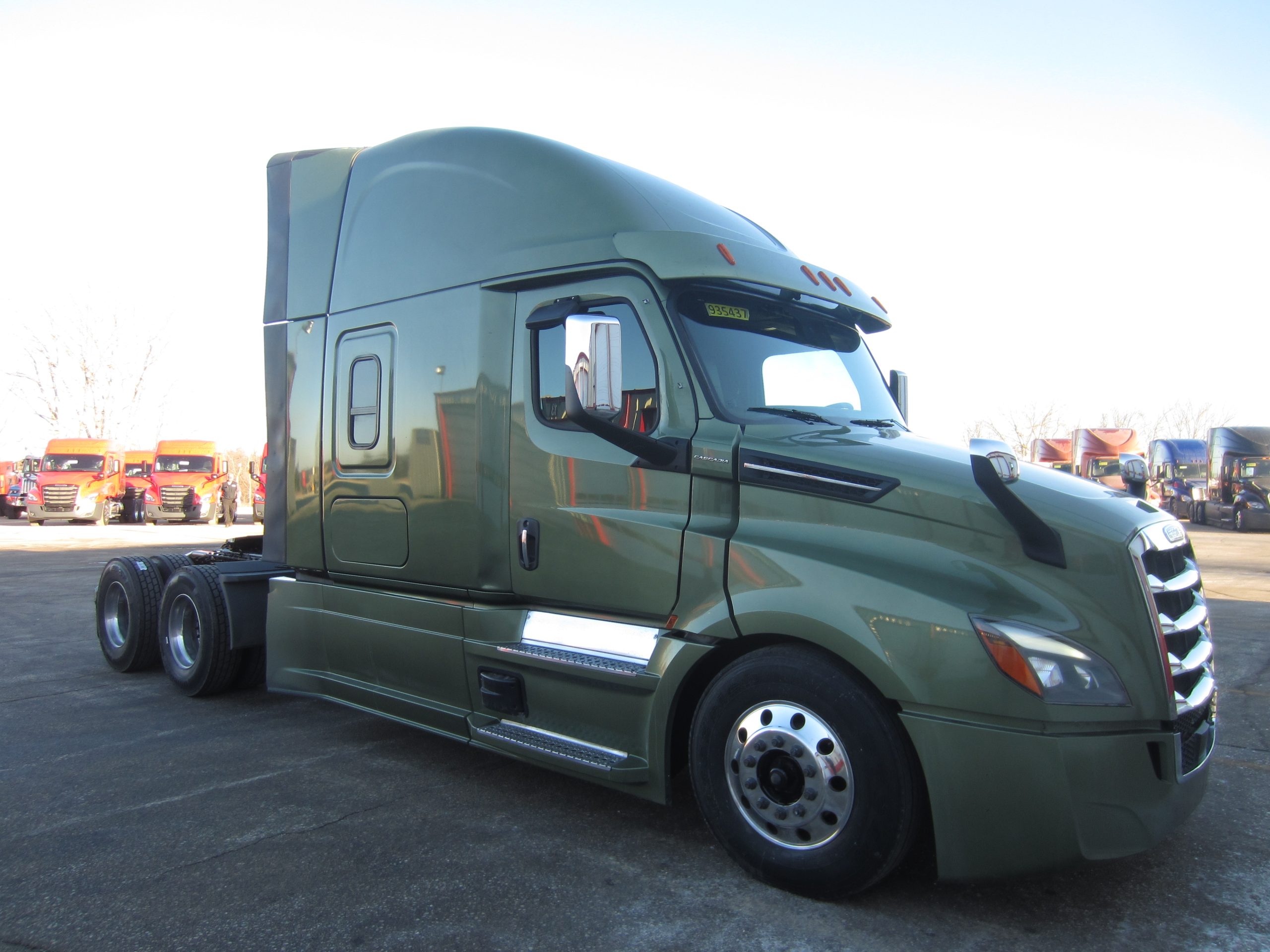 2023 Freightliner PT126 - image 3 of 6