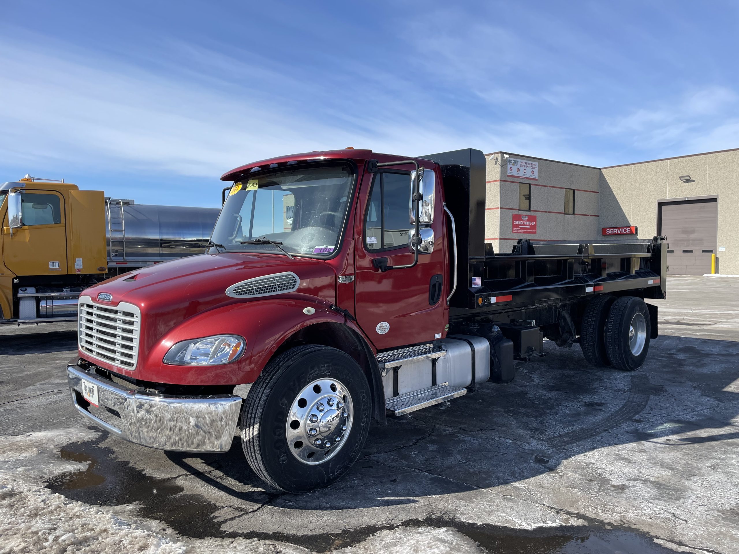 2018 Freightliner M2 106 - image 1 of 6