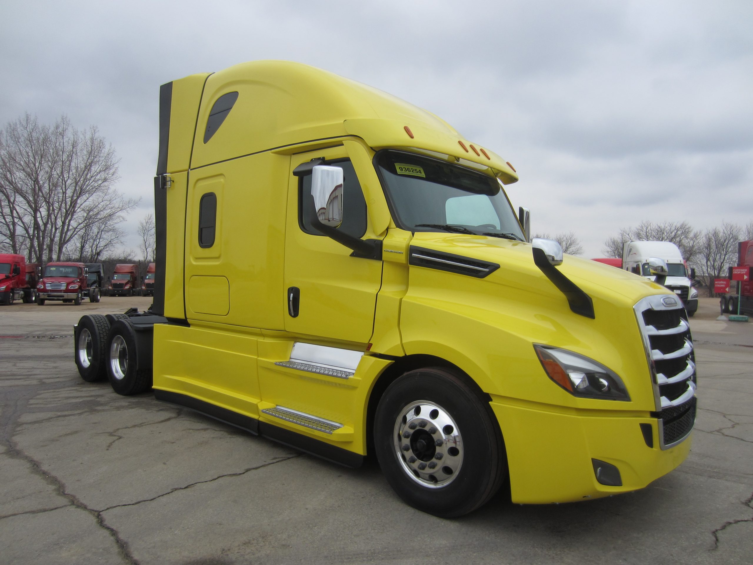 2023 Freightliner PT126 - image 3 of 6