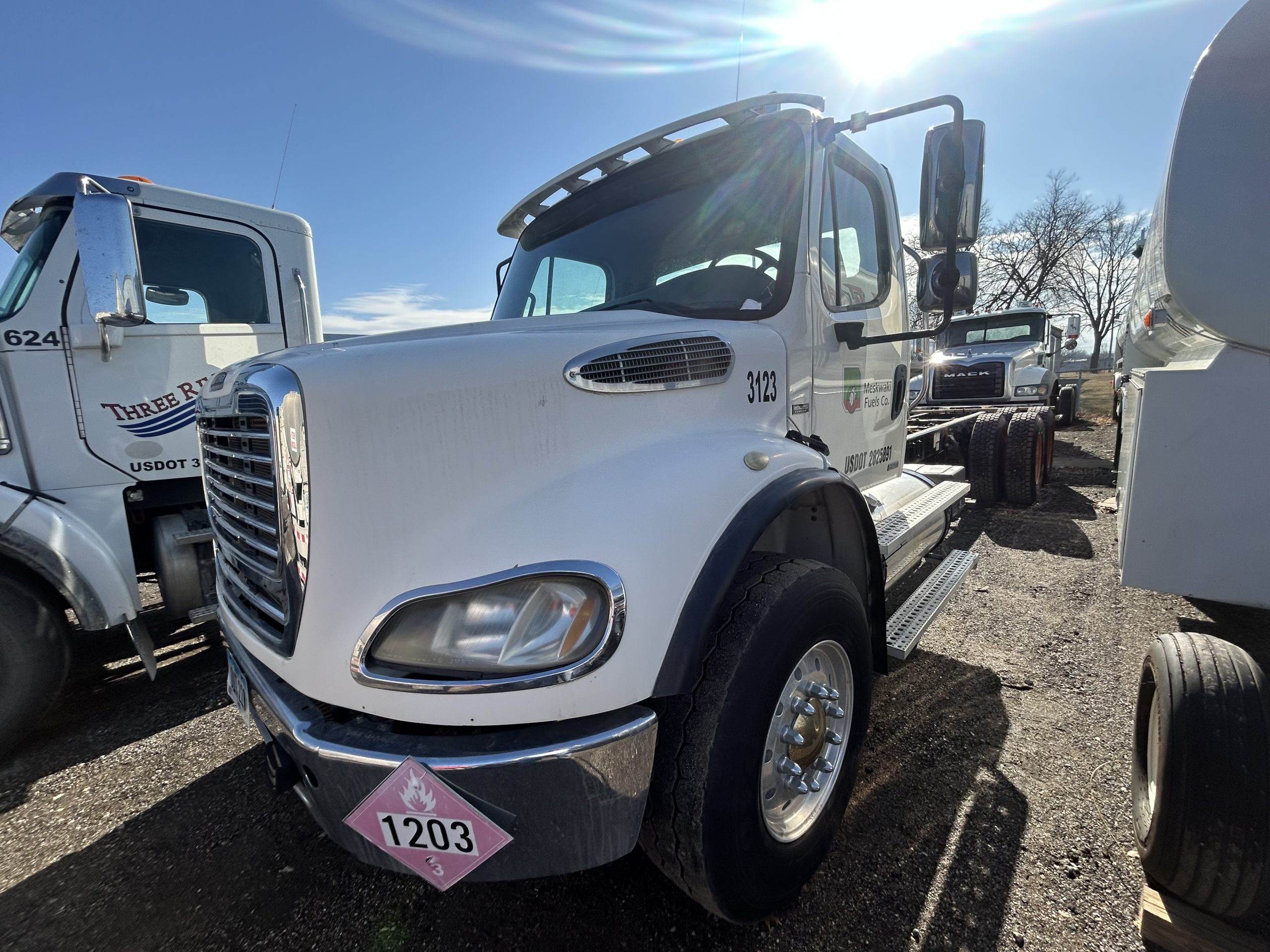 2010 Freightliner M2112 - image 1 of 1