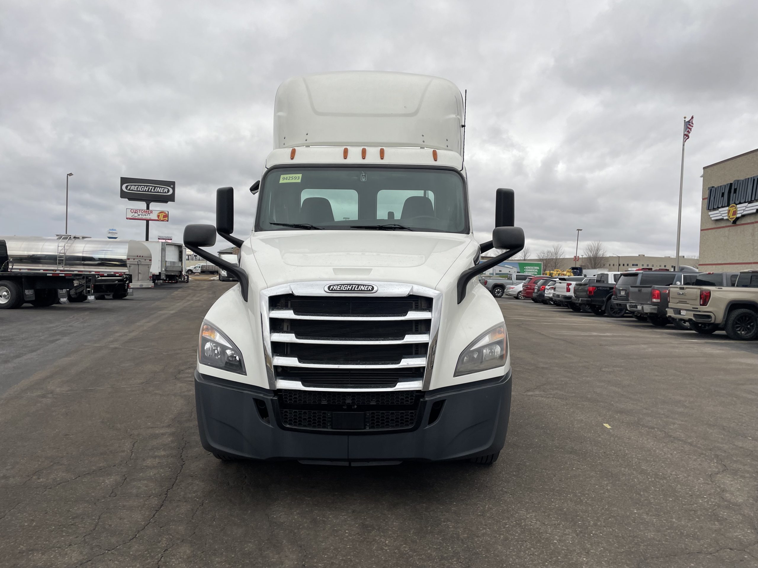 2020 Freightliner PT126 - image 2 of 6