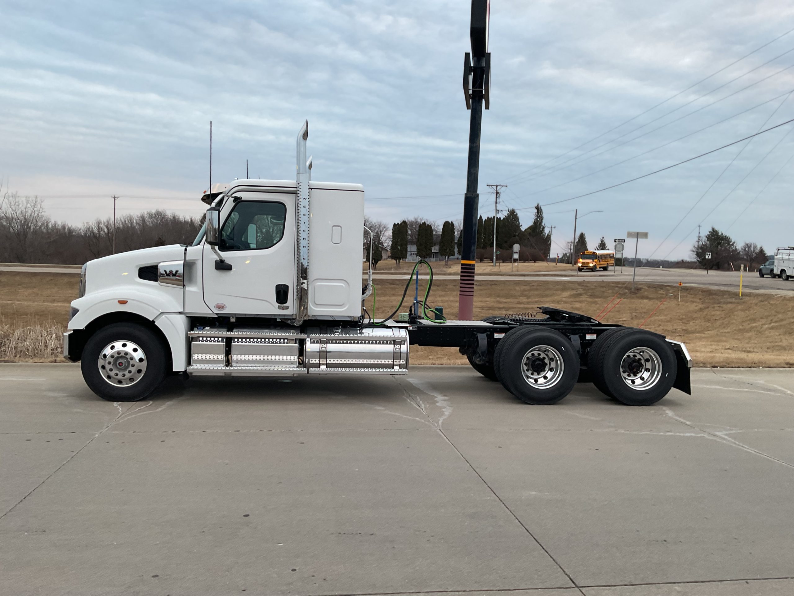 2025 Western Star 49X - image 5 of 5