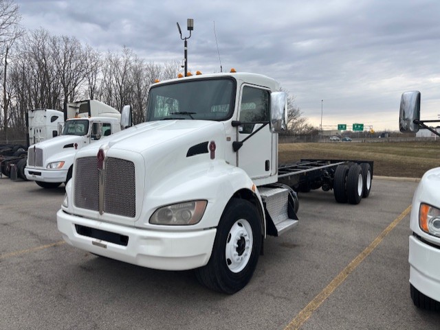 2020 Kenworth T370 - image 1 of 6