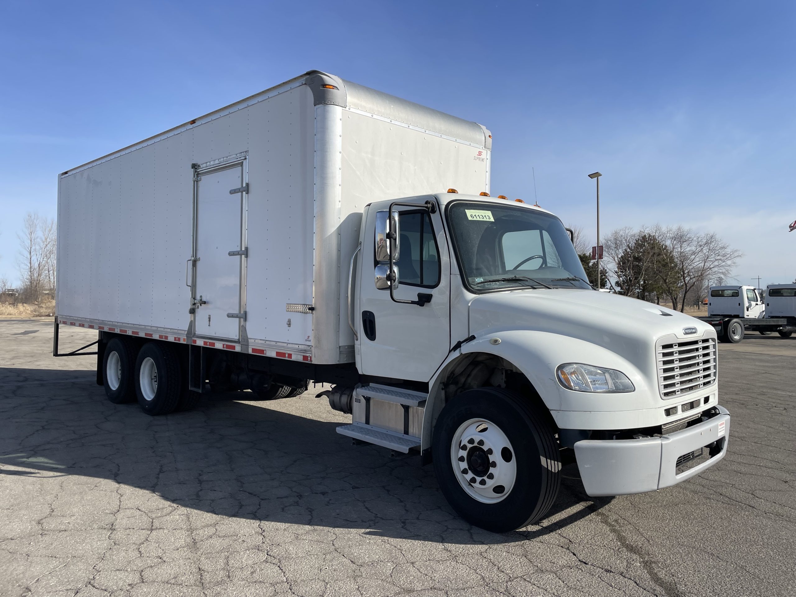 2018 Freightliner M280 - image 3 of 6