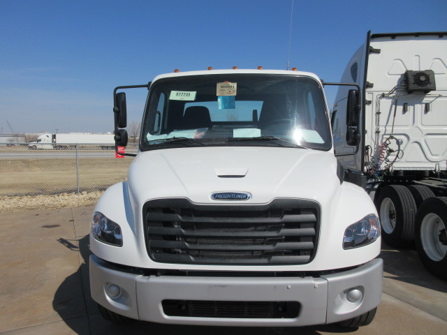 2026 Freightliner M2 106 - image 2 of 5