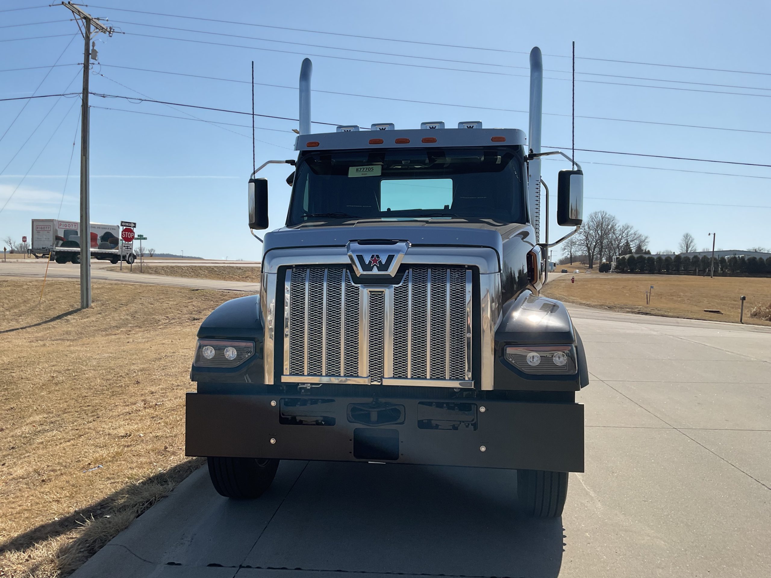 2025 Western Star 49X - image 2 of 6