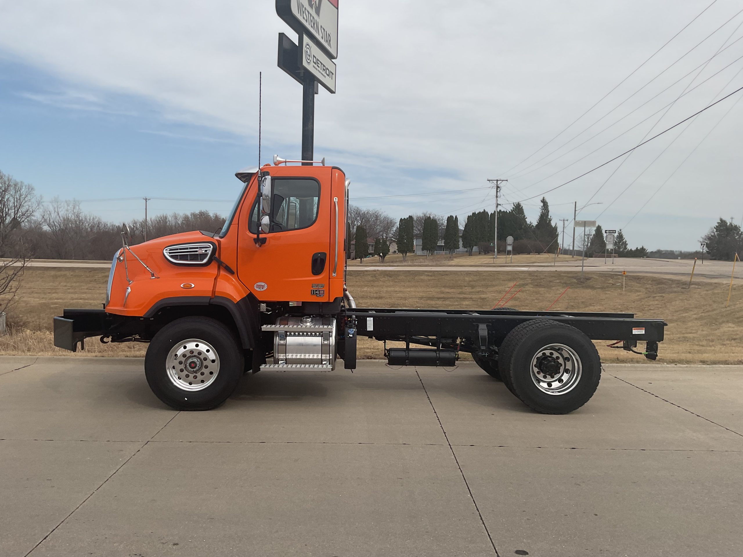 2026 Freightliner 114SD - image 4 of 5