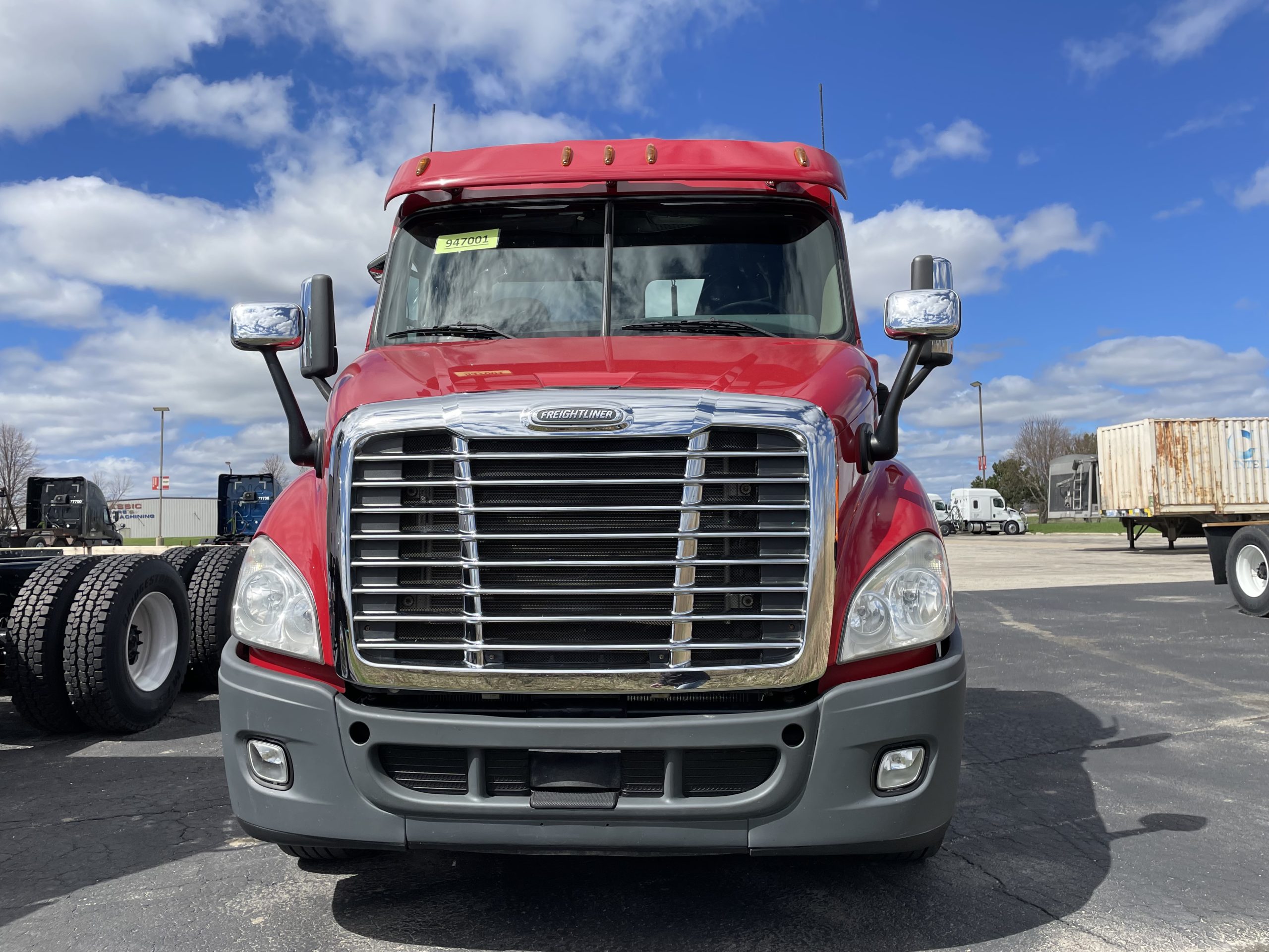 2017 Freightliner CA113 - image 2 of 6
