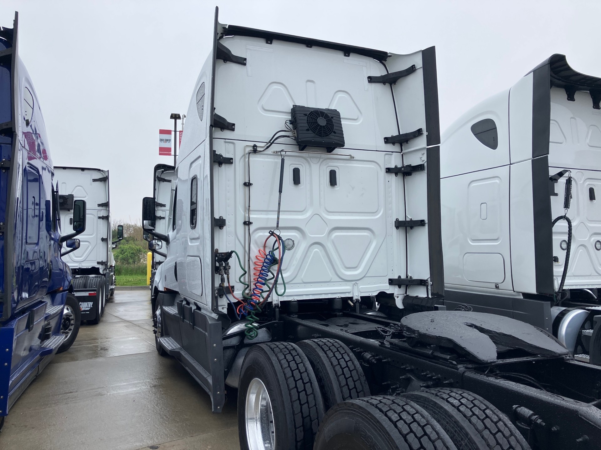2022 Freightliner PT126 - image 3 of 6