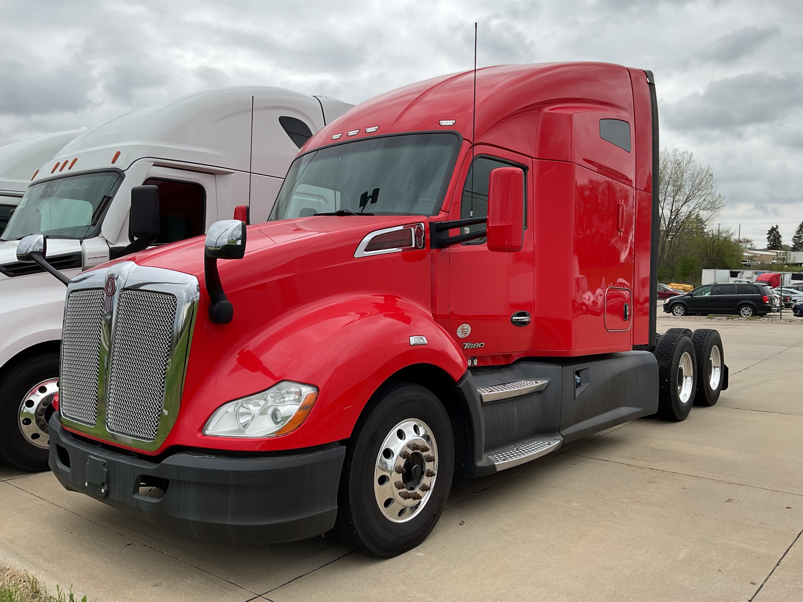 2020 Kenworth T680 - image 1 of 3