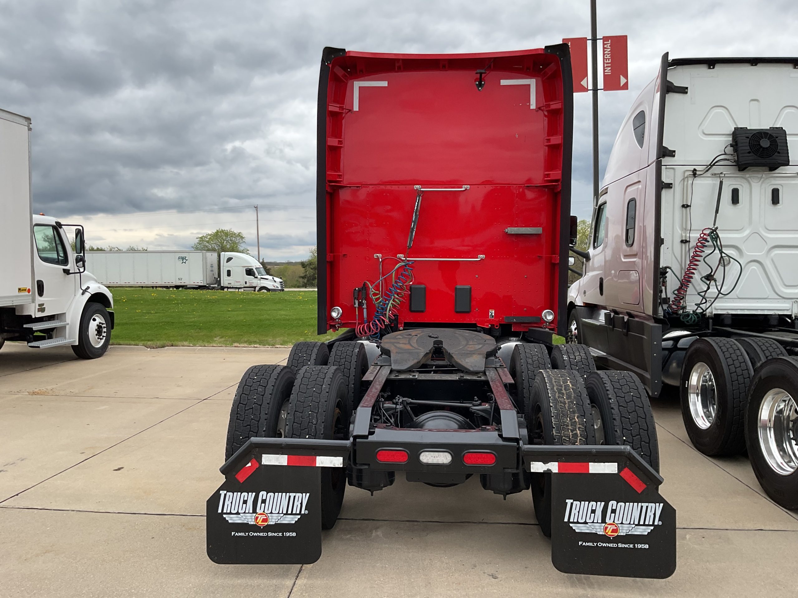 2020 Kenworth T680 - image 3 of 3