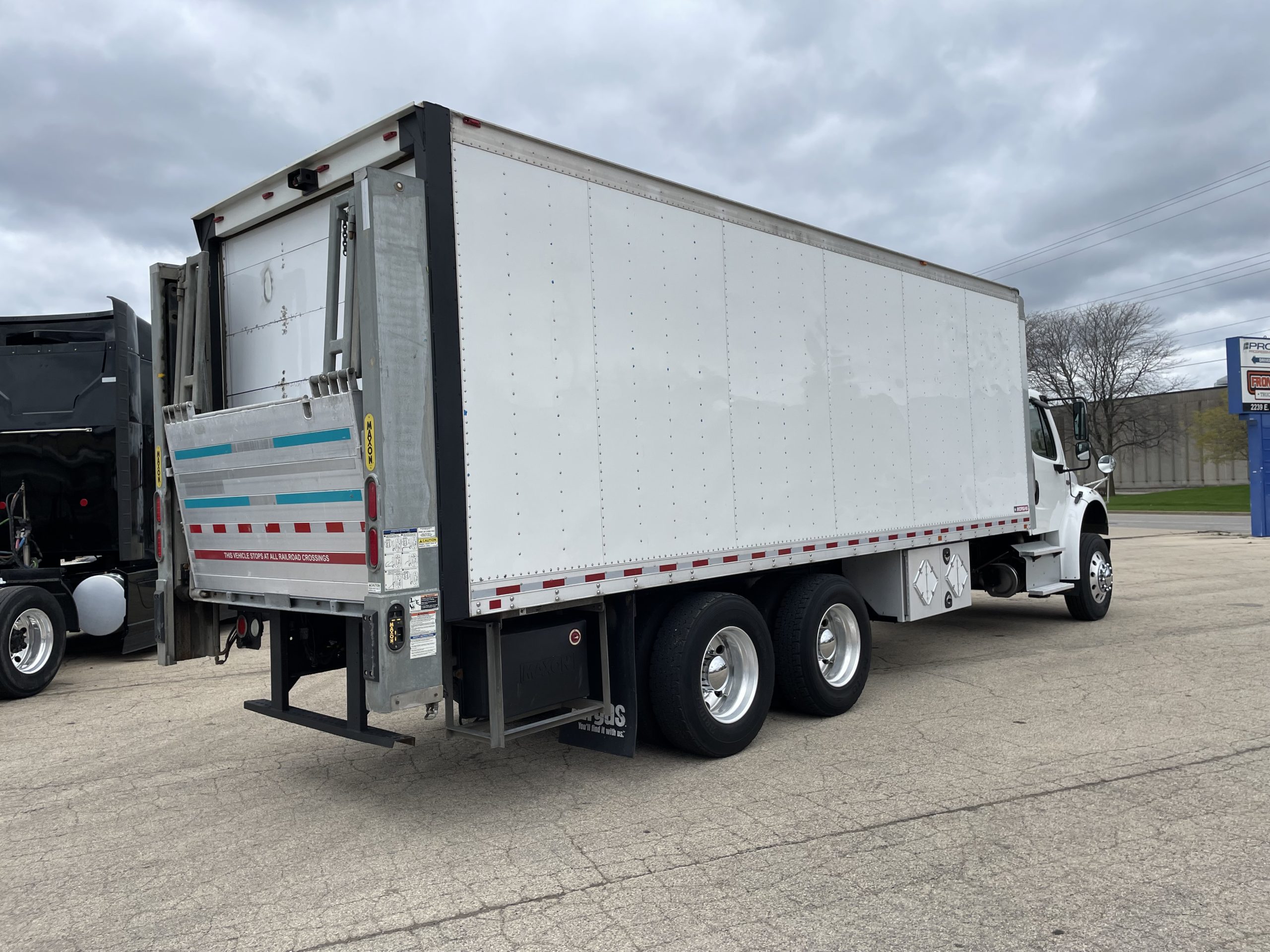 2018 Freightliner M280 - image 6 of 6