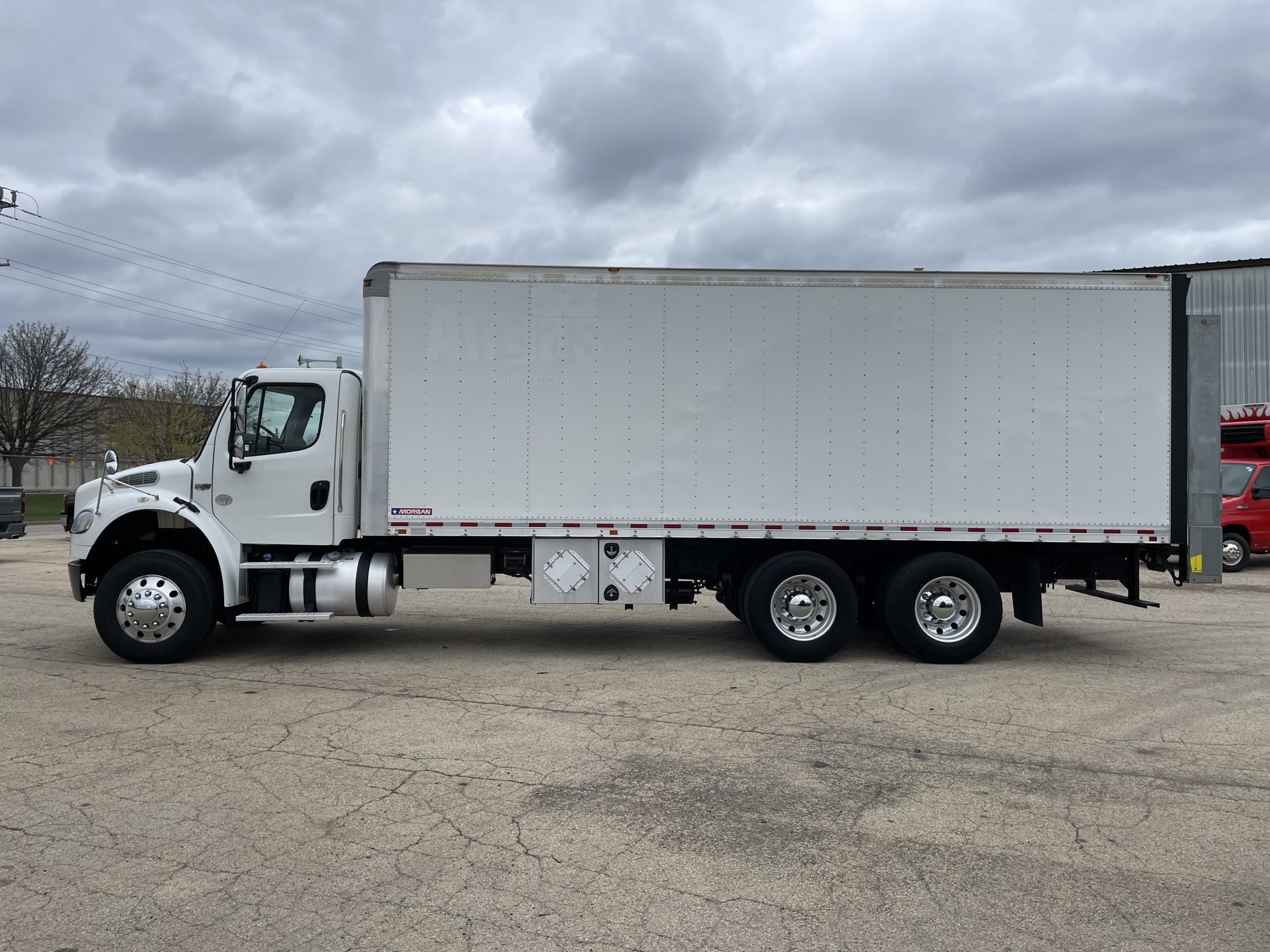 2018 Freightliner M280 - image 5 of 6
