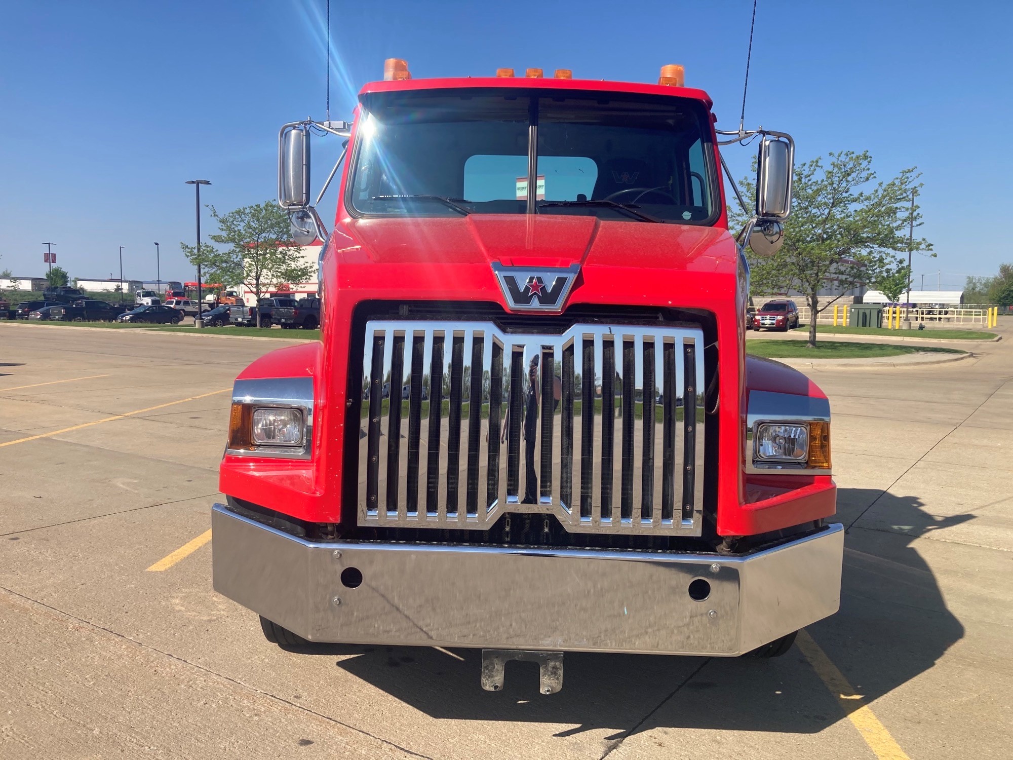 2019 Western Star 4700 - image 3 of 6