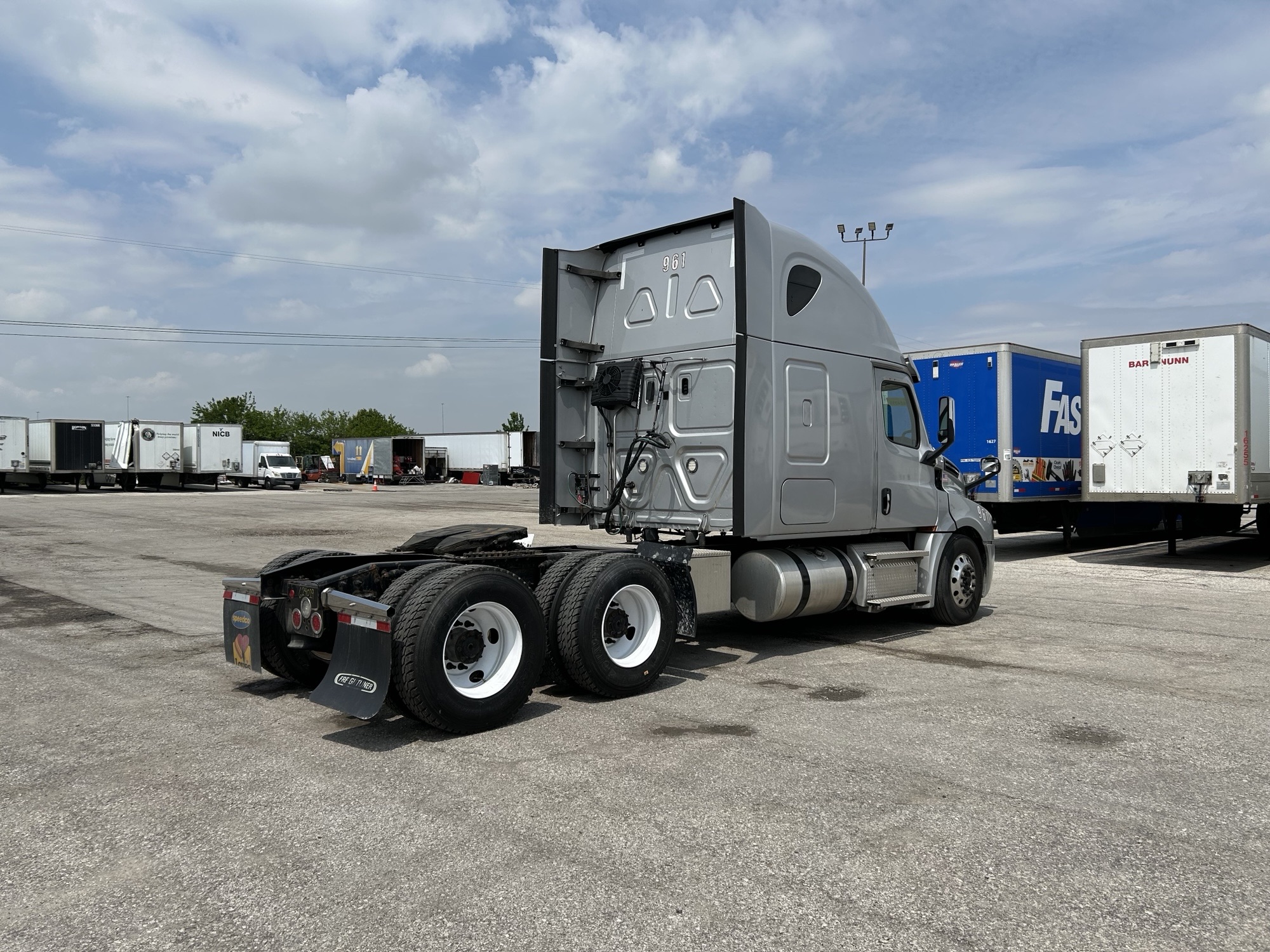 2020 Freightliner PT126SLP - image 3 of 3