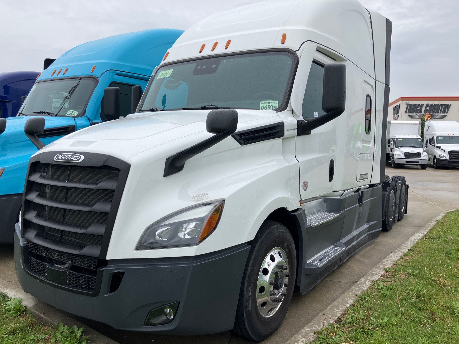 2022 Freightliner PT126 - image 2 of 6