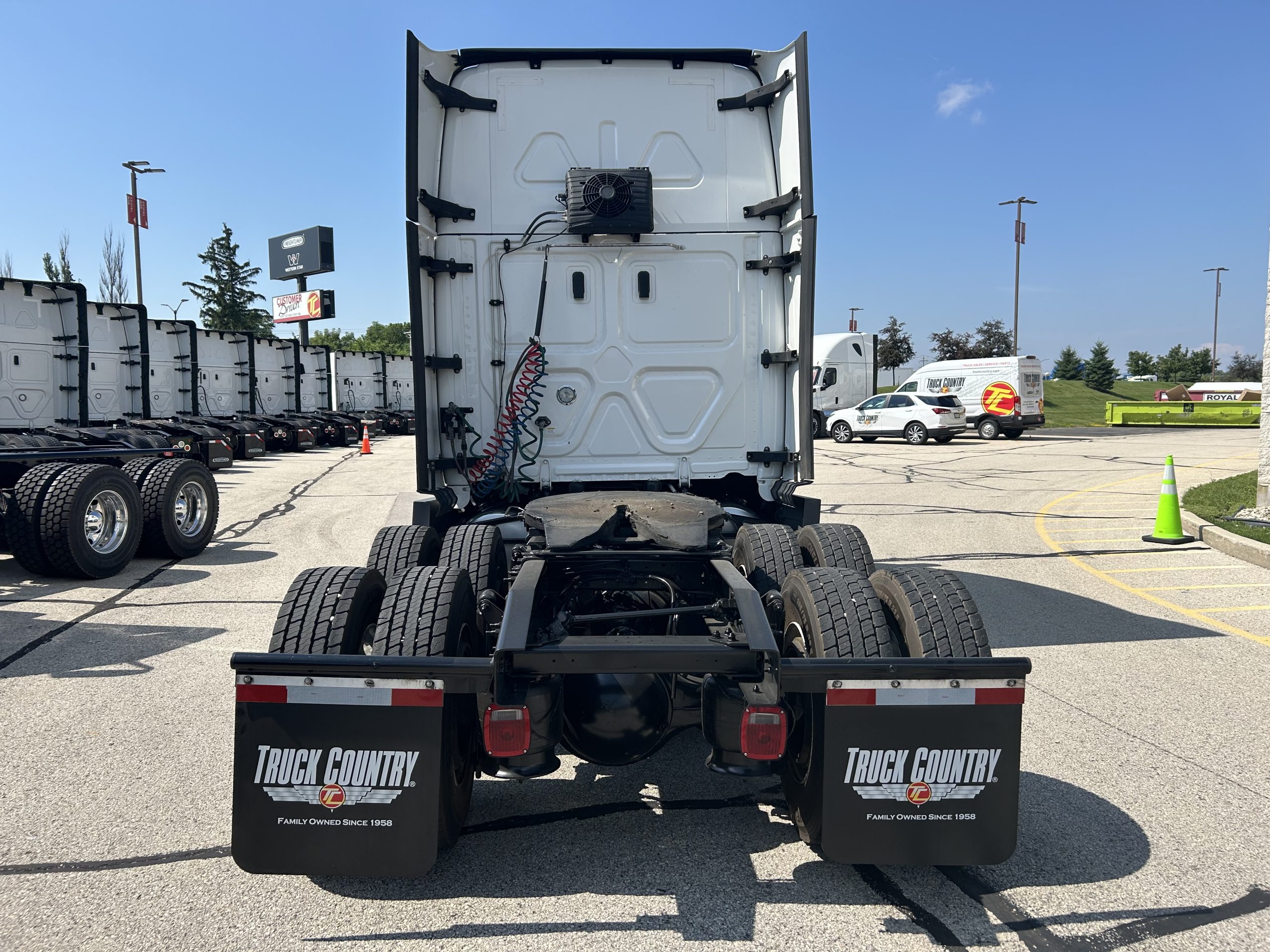 2022 Freightliner PT126 - image 4 of 6