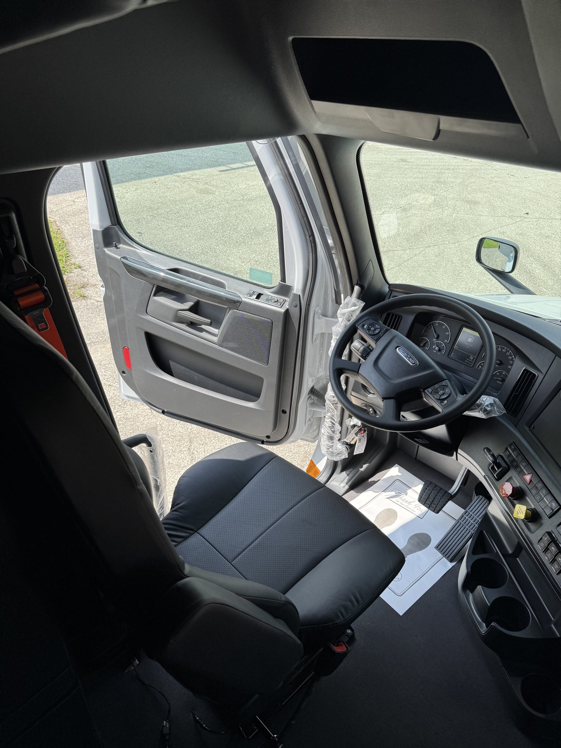 2026 Freightliner PT126SLP - image 5 of 6