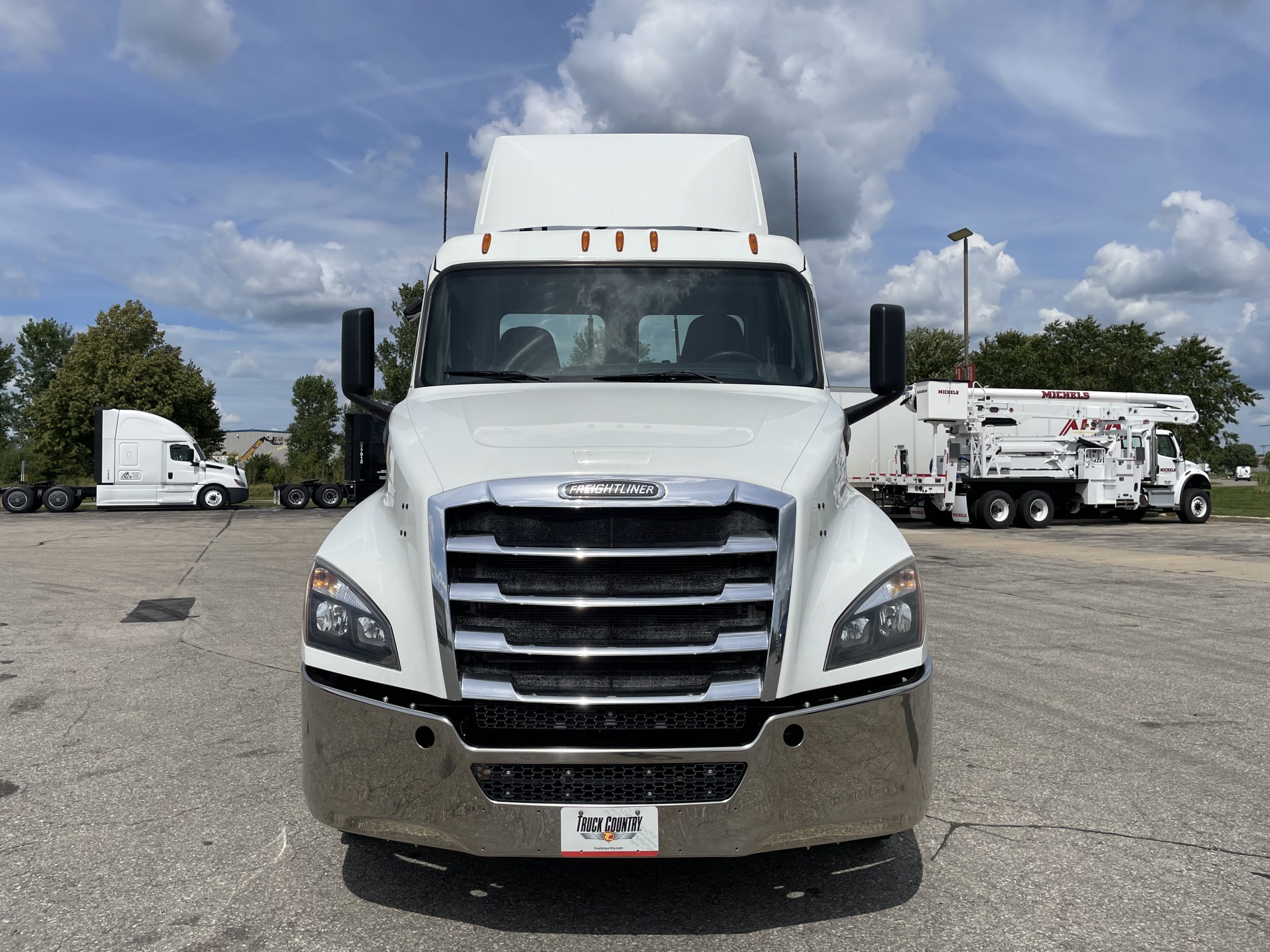 2020 Freightliner PT126 - image 2 of 6