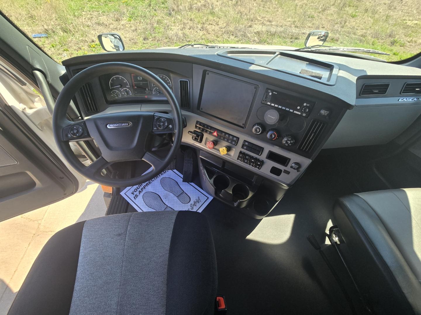 2022 Freightliner PT126 - image 4 of 6