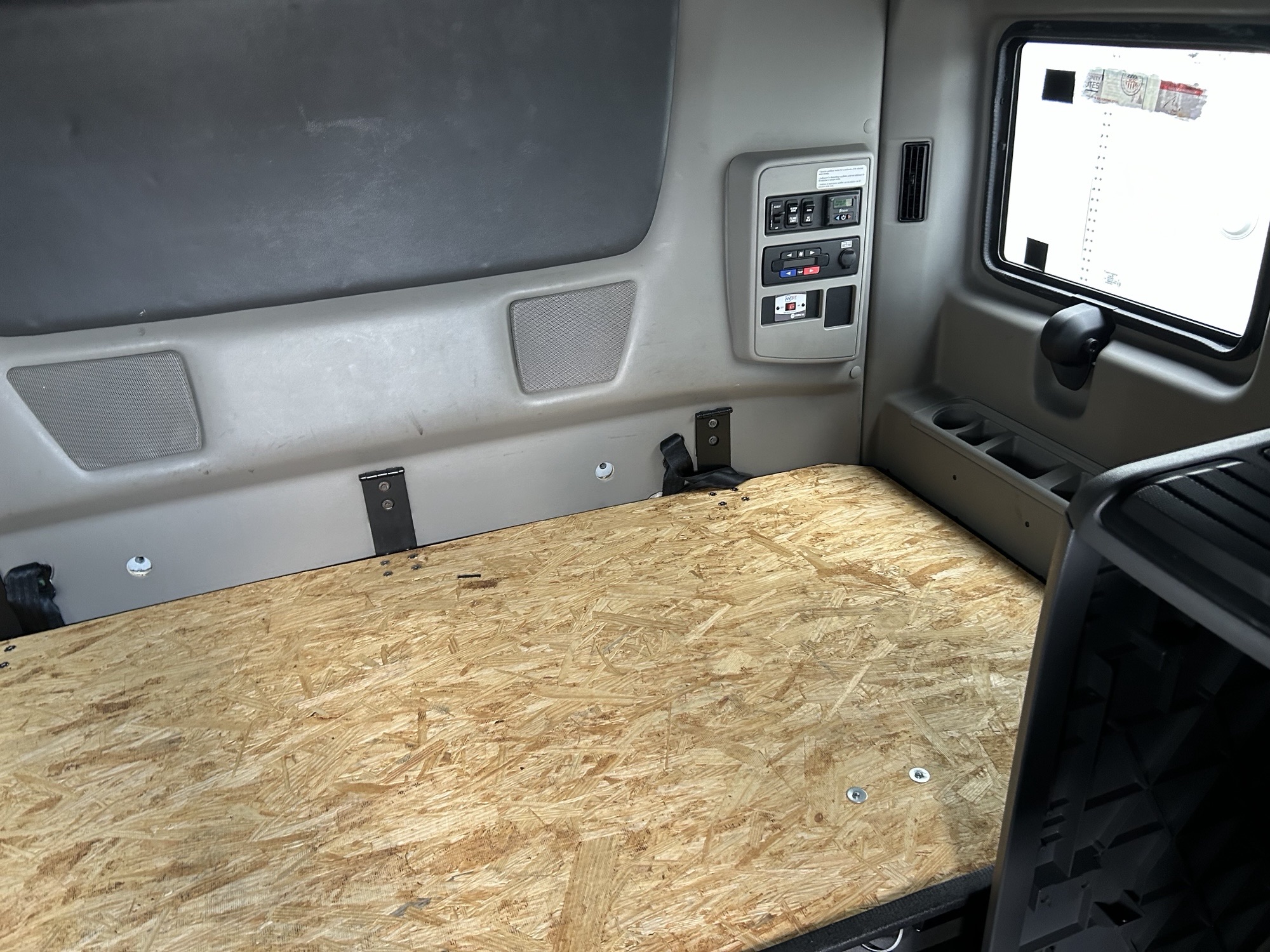 2022 International LT625 - image 6 of 6