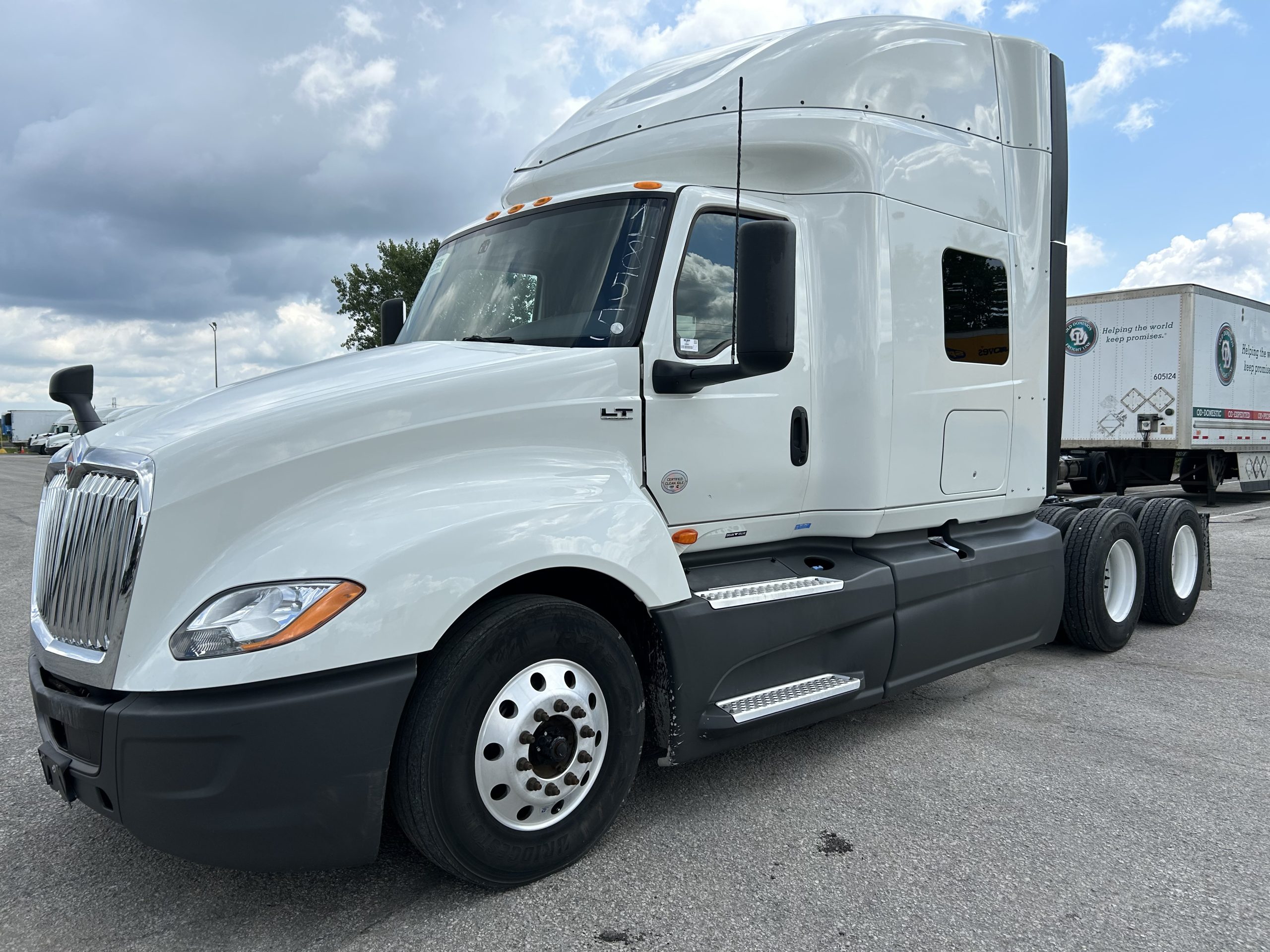 2022 International LT625 - image 1 of 6