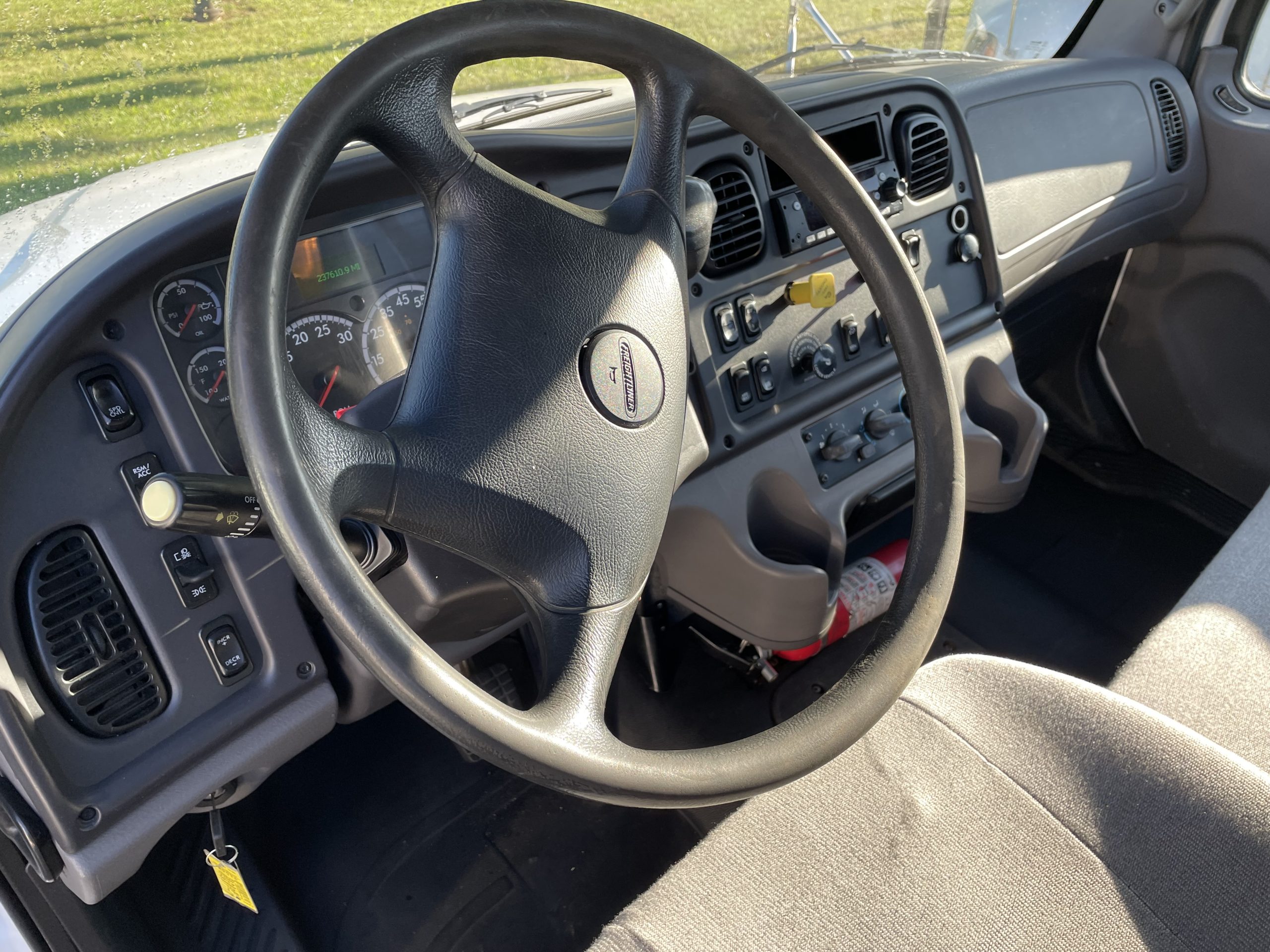 2020 Freightliner M260 - image 3 of 6