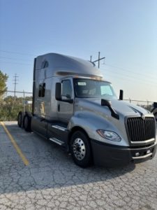 2022 International LT625 068PM00000bKLsl