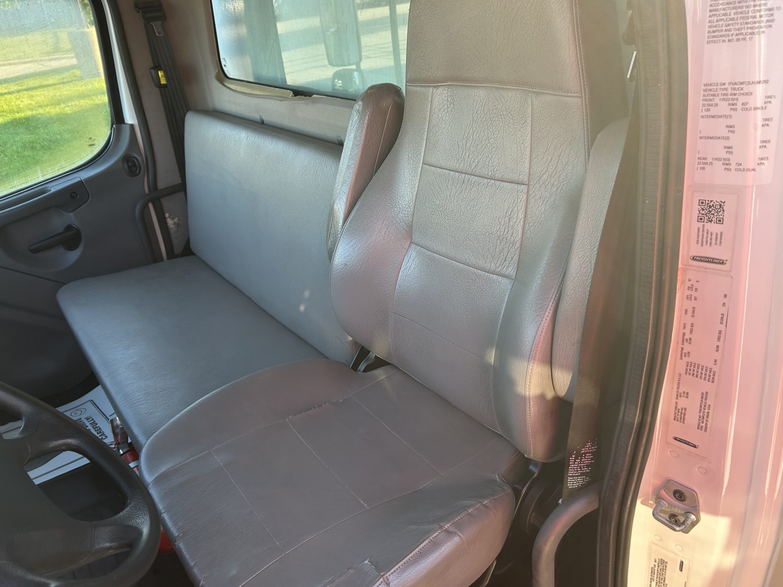 2018 Freightliner M2 106 - image 6 of 6