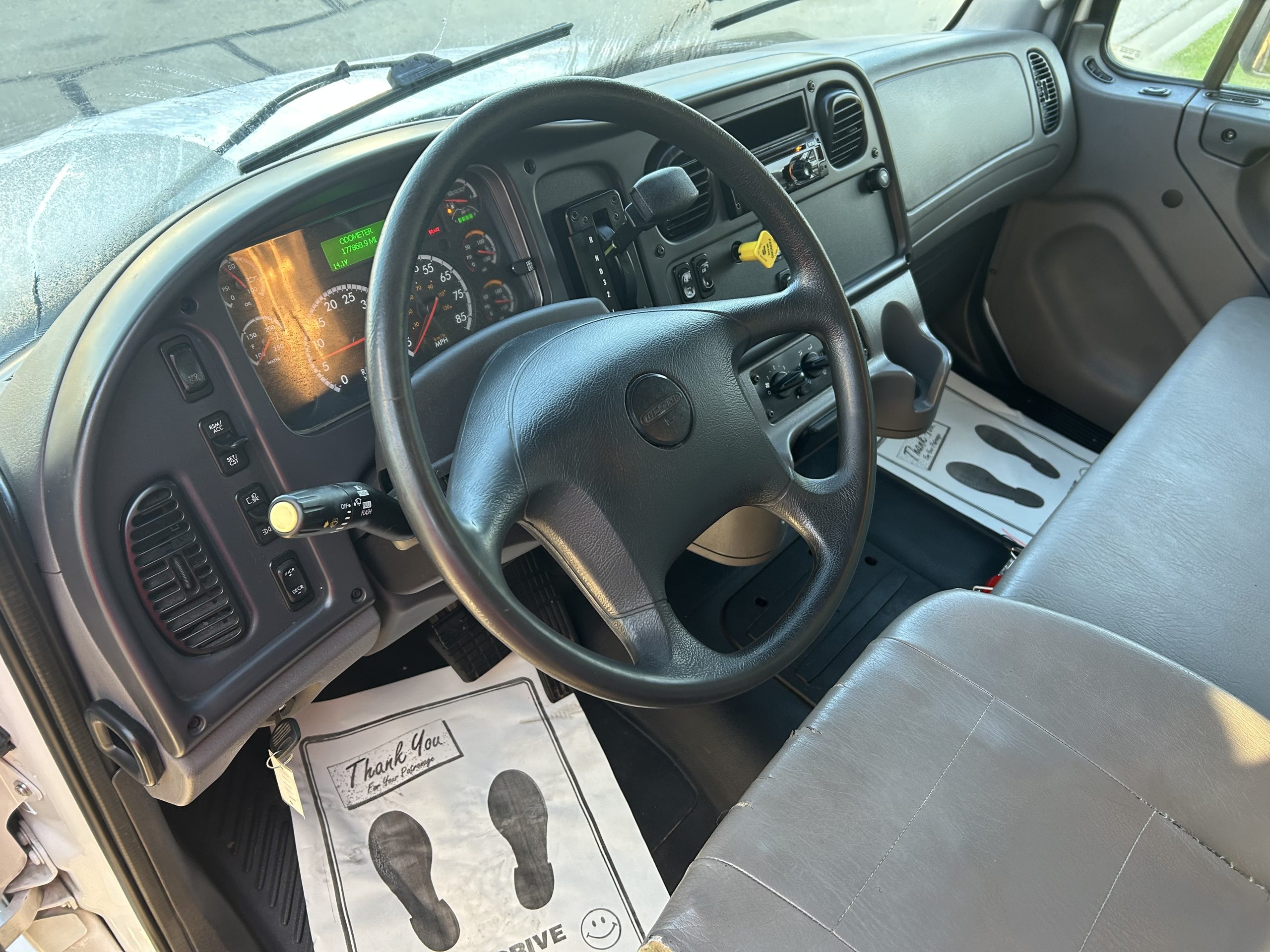 2018 Freightliner M2 106 - image 5 of 6