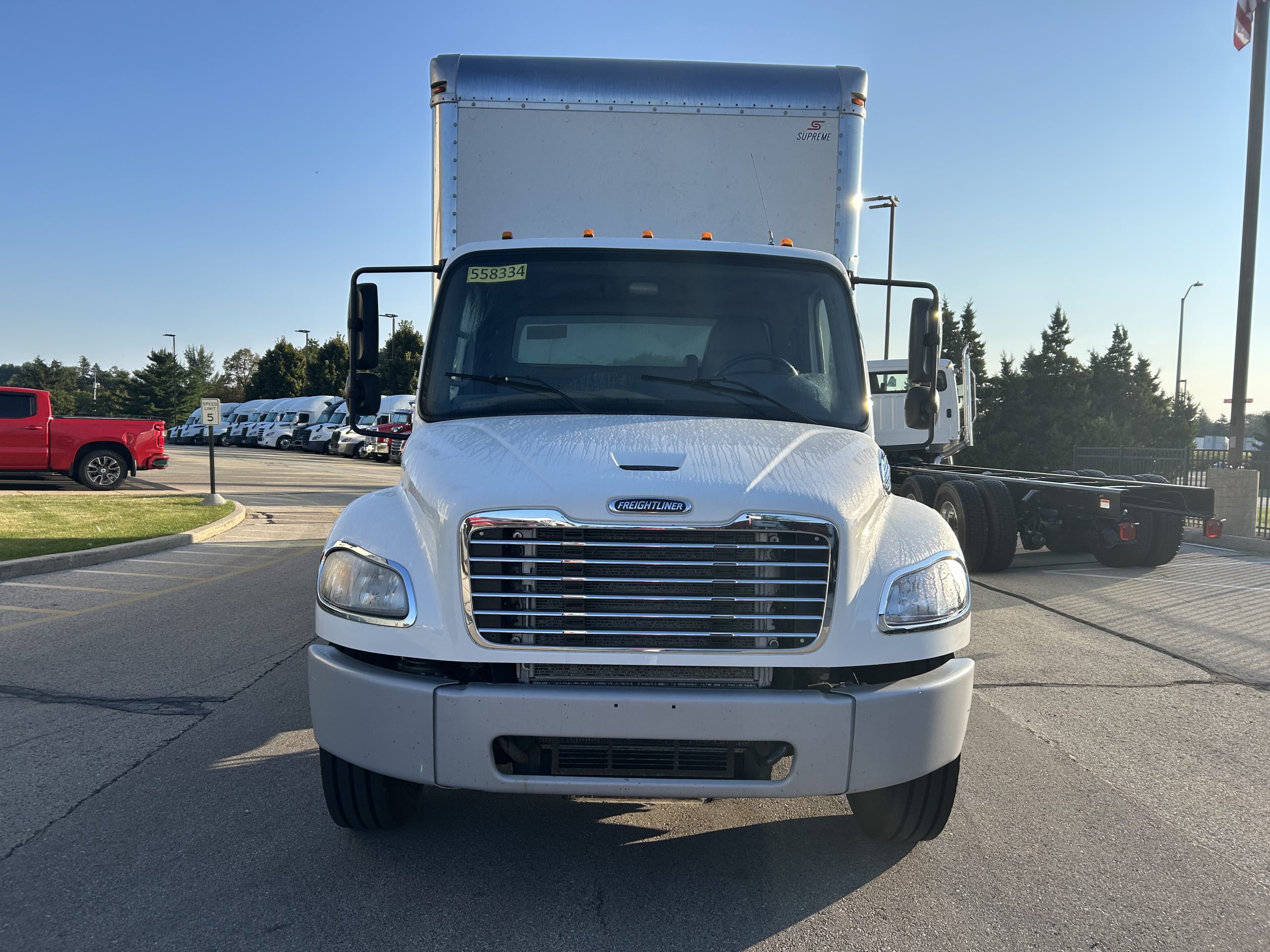 2018 Freightliner M2 106 - image 2 of 6